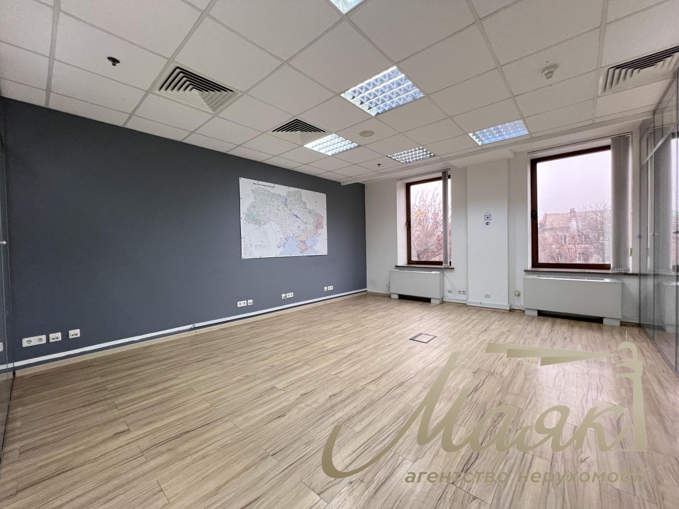 Оренда офісу 285 кв.м. в БЦ Леонардо вул.Богдана Хмельницького 52/17