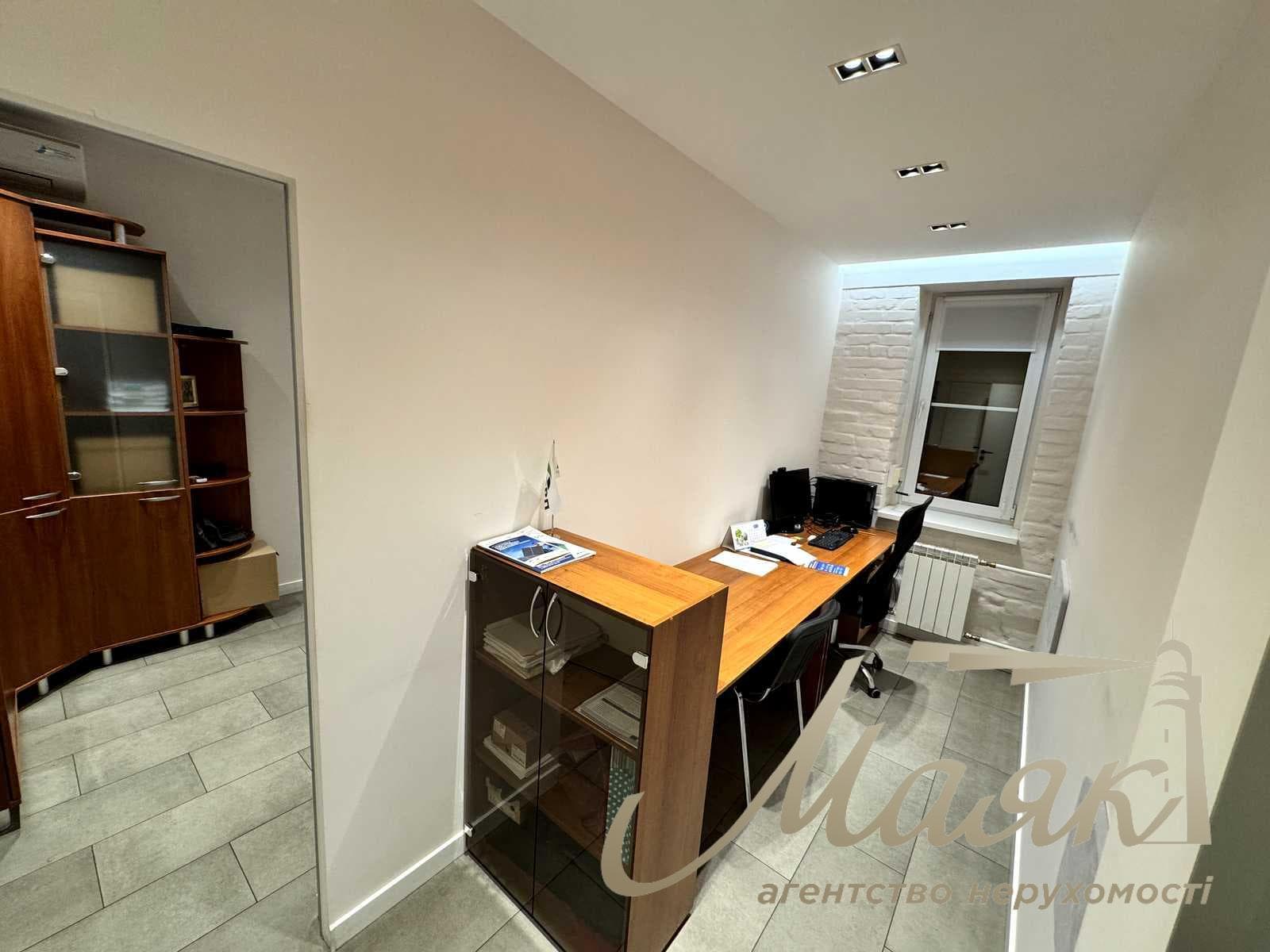 Оренда офісного приміщення (272 м²) у центрі, вул. Шовкова, 7-А