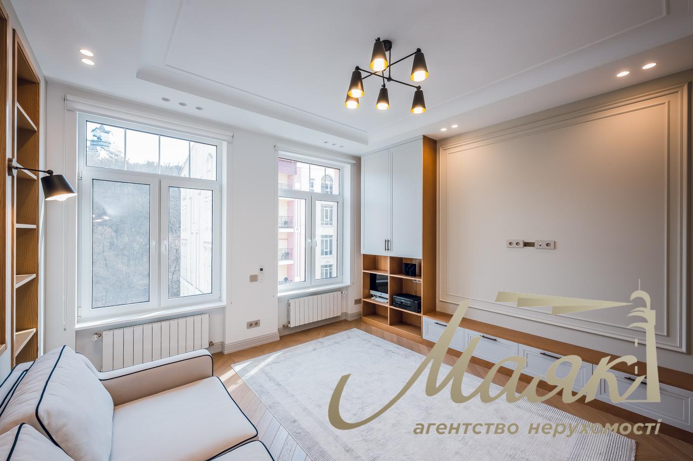 Продаж 3к квартири 99 м2, вул. Дегтярна 18, Воздвиженка. Дігтярна 18, Воздвиженка, Київ