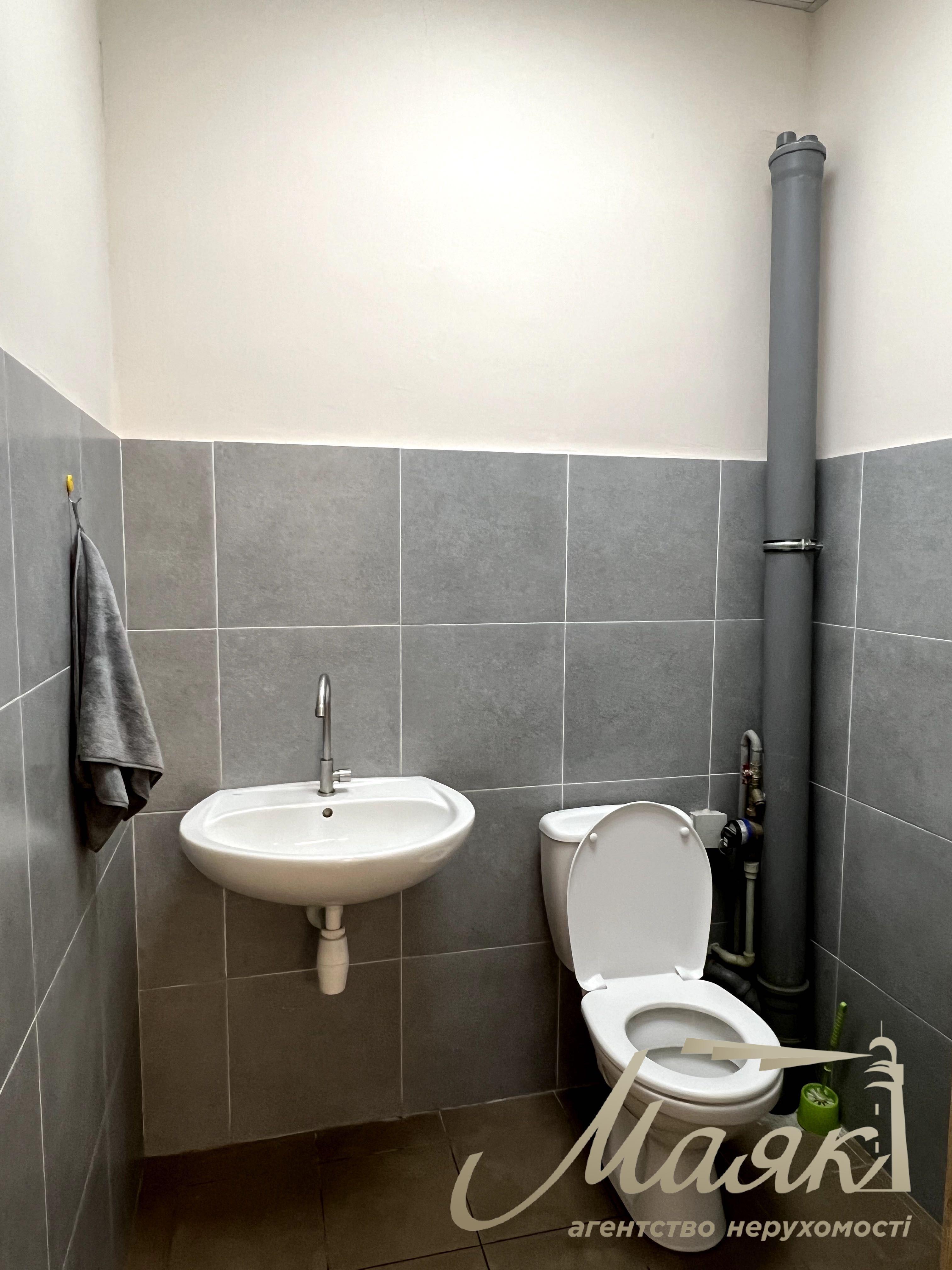 Оренда фасадного приміщення 77 м2 у ЖК Нивки Парк