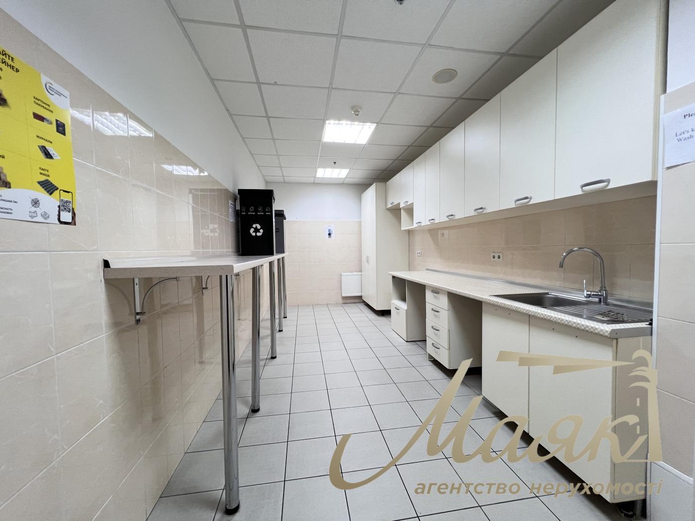 Оренда офісу 285 кв.м. в БЦ Леонардо вул.Богдана Хмельницького 52/17