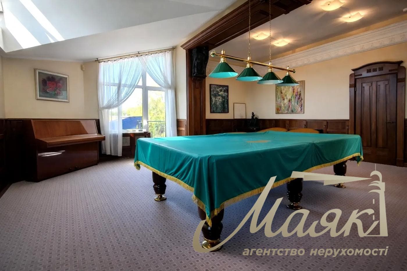 Selling a house on the Dnieper 700m2 in s.Kozin, Dam 2 km with a swimming pool in Kozin/Koncha Zaspa, Obukhiv direction, Kyiv region 45 hectares of land.