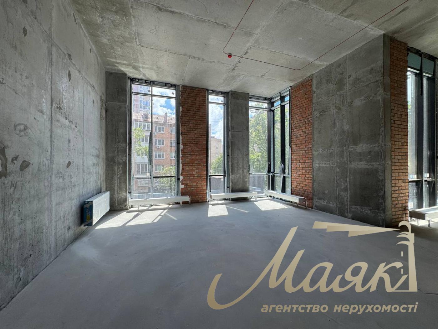 Оренда фасадного 110м2 приміщення ЖК Трініті вул. Тютюнника, 39/2