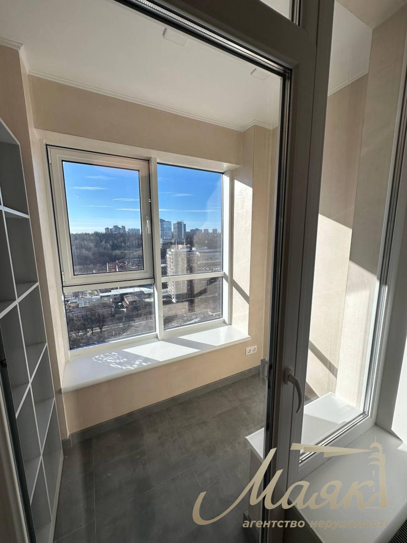 Rent 3-room apartment in Vladimirsky Residential Complex