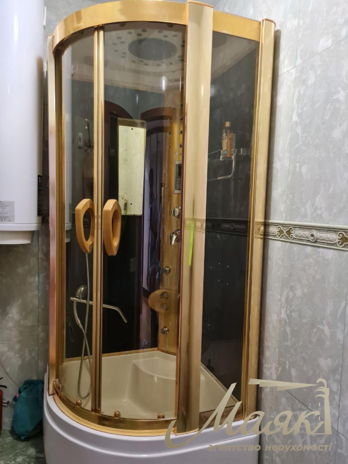 Rent 3-room apartment (140 sq. m.) Demievka, Saperno-Slobodskaya st. 22