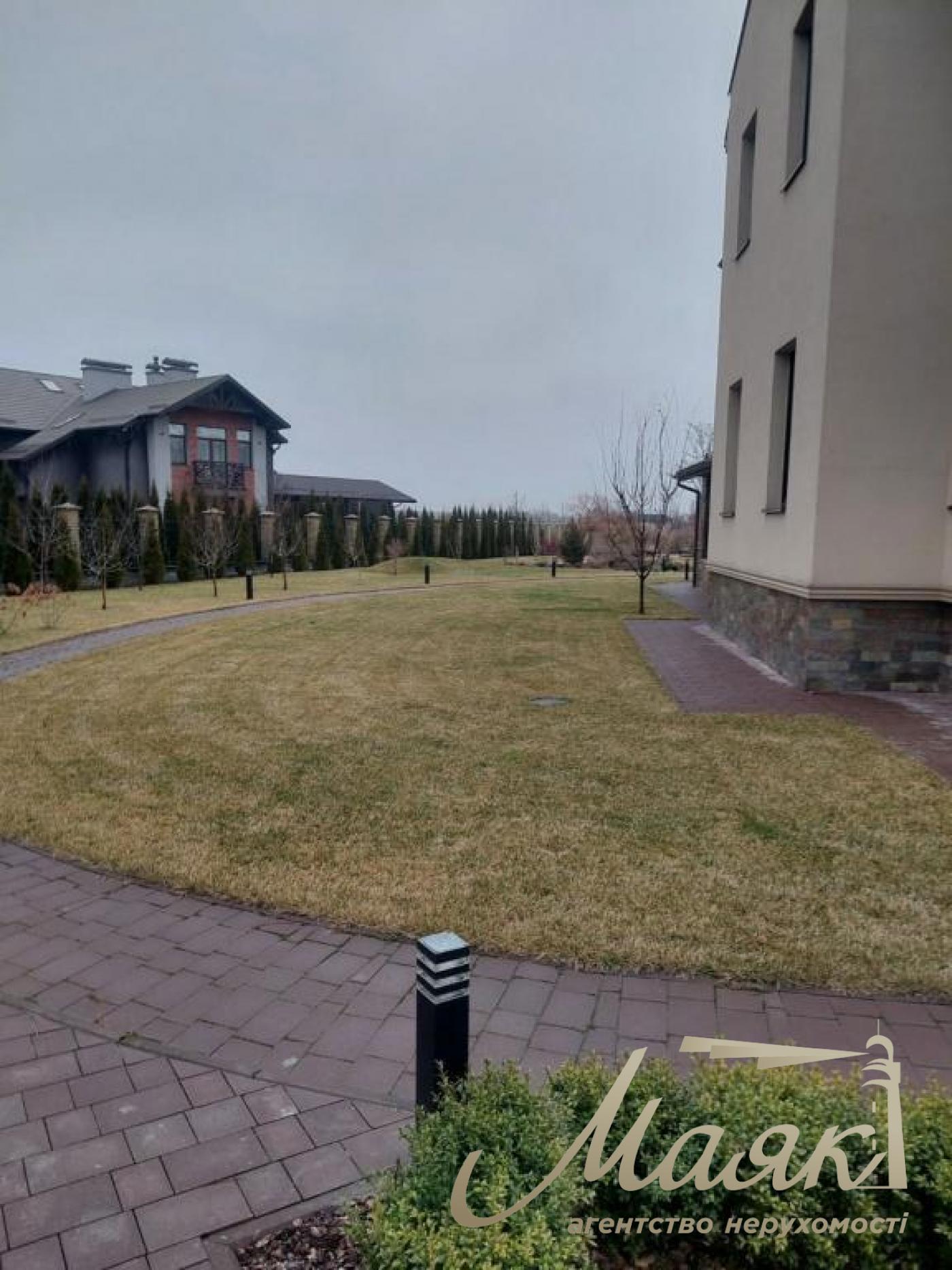 Аренда 450м2 в СМТ Козин/Плюты КГ "Свитанок"