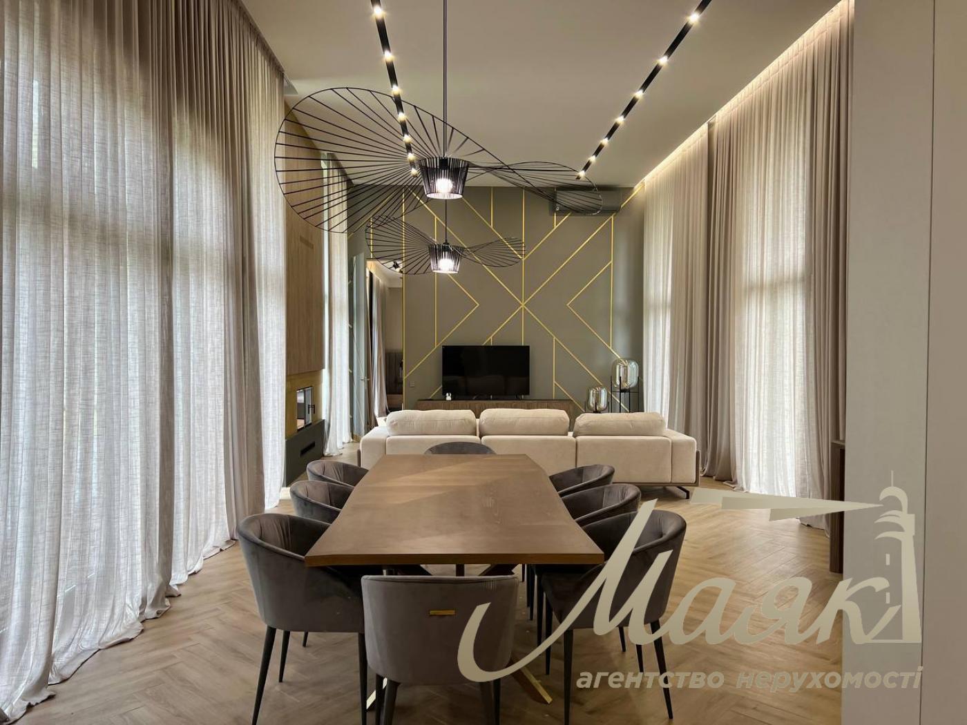 Modern one-storey house with swimming pool in Kozyń