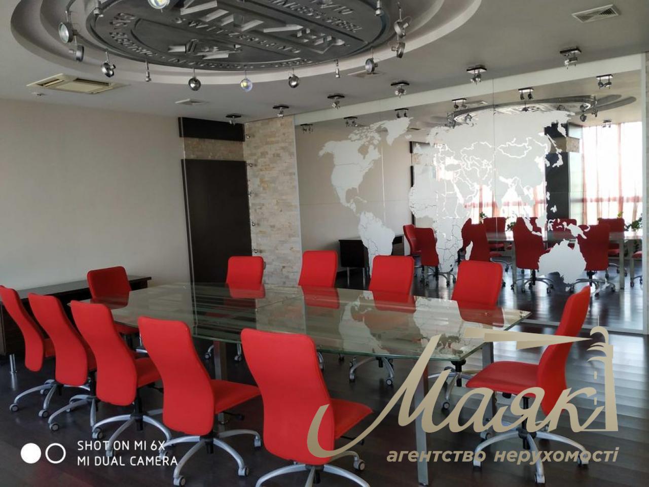 Sale / Office 444 sq.m. / st. Mishugi Oleksandra, Pozniaky