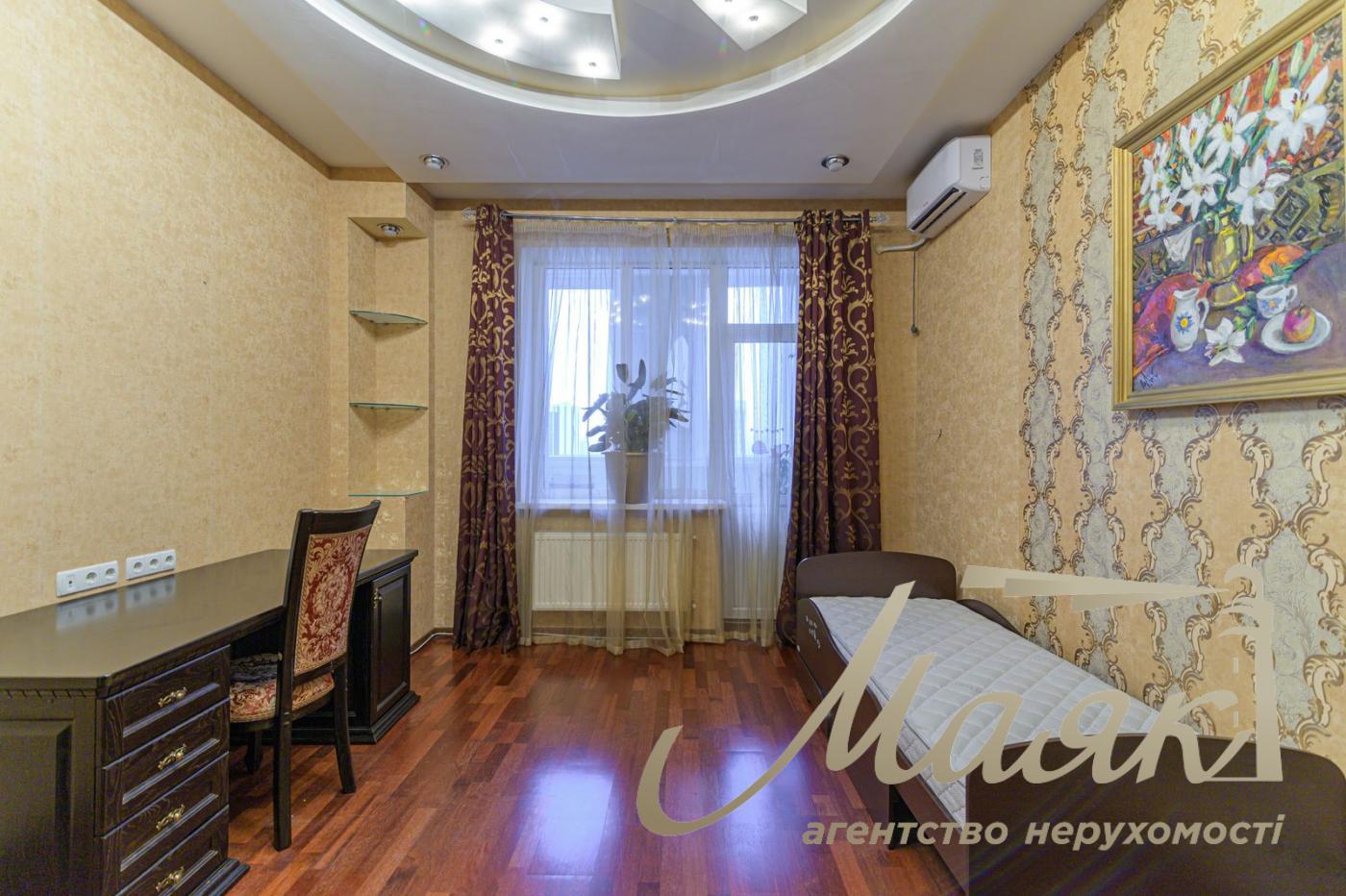 Продаж 3к квартири вул. Чорновола, Лук'янівка