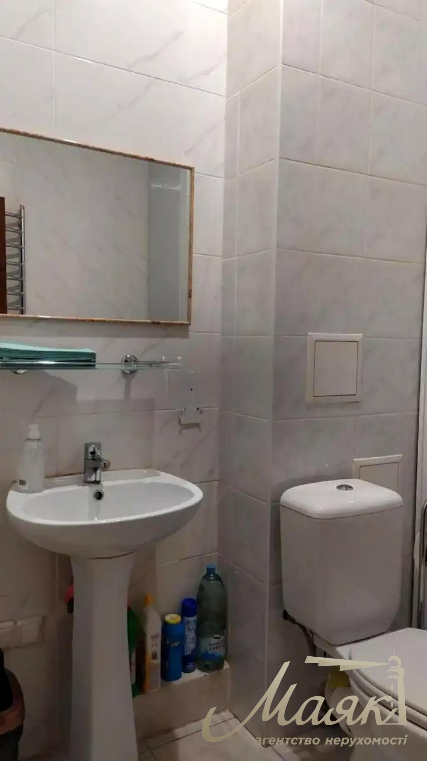 Продаж офісного приміщення площею 196 м² на вул. Великій Житомирській, Шевченківський район, Центр,