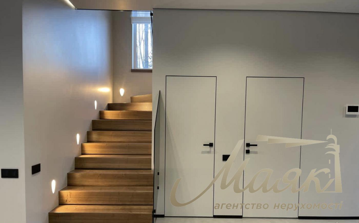 Продажа 2х-этажного дома с. Ходосовка в КГ " Нова Ходосовка" , Киево-Святошинский