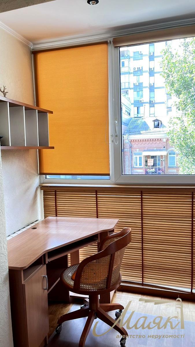 Оренда 4-кімнатної квартири в Цетрі, стм. Площа Українських Героїв, Київ