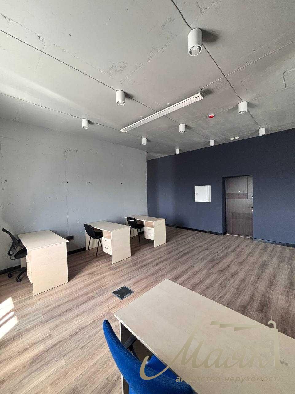 Office for rent 200 m2 in LCD "RIVERSTONE"