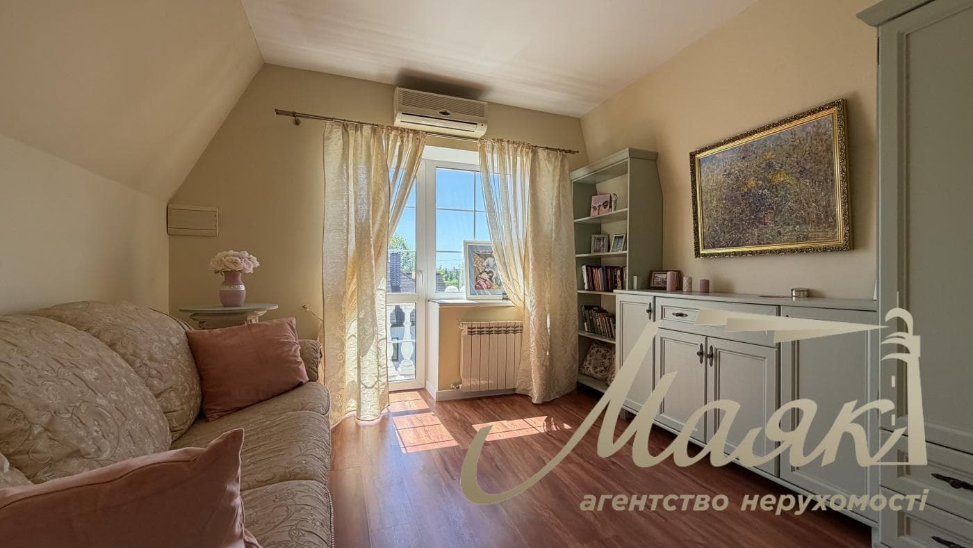 Продаж преміального 3х-поверхового будинку 350 м² у Гореничі, Бучанський район, Київська область