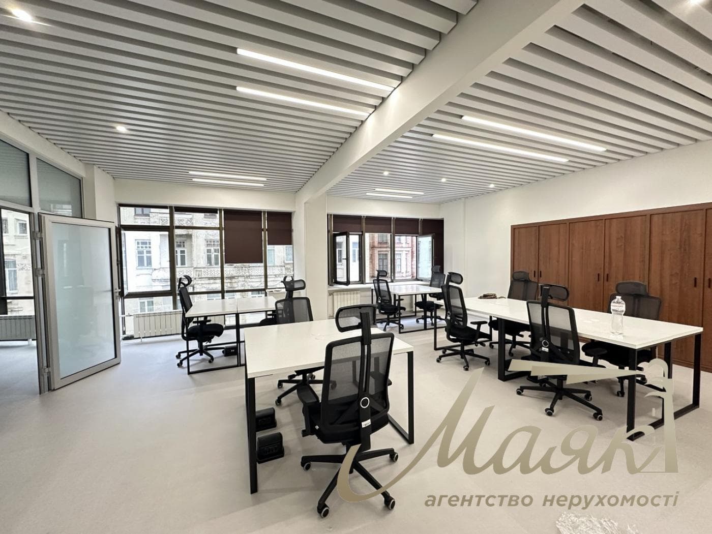 Office for sale 400 m², Kiev