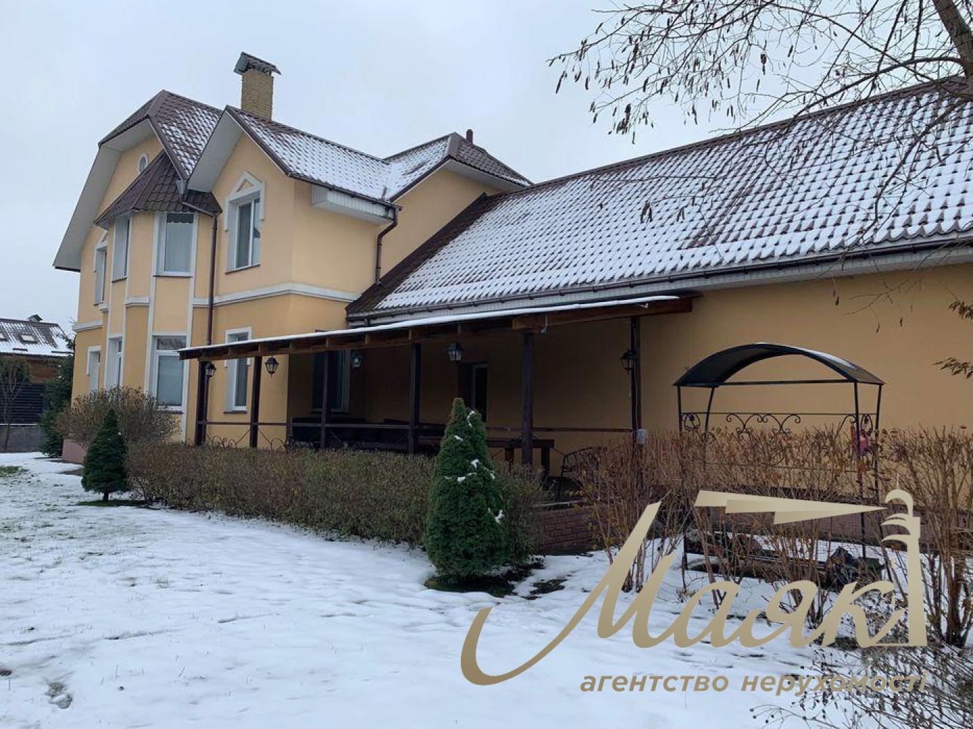 Rent a house 300m2 in the village of Kozin, ulitsa Nova,70