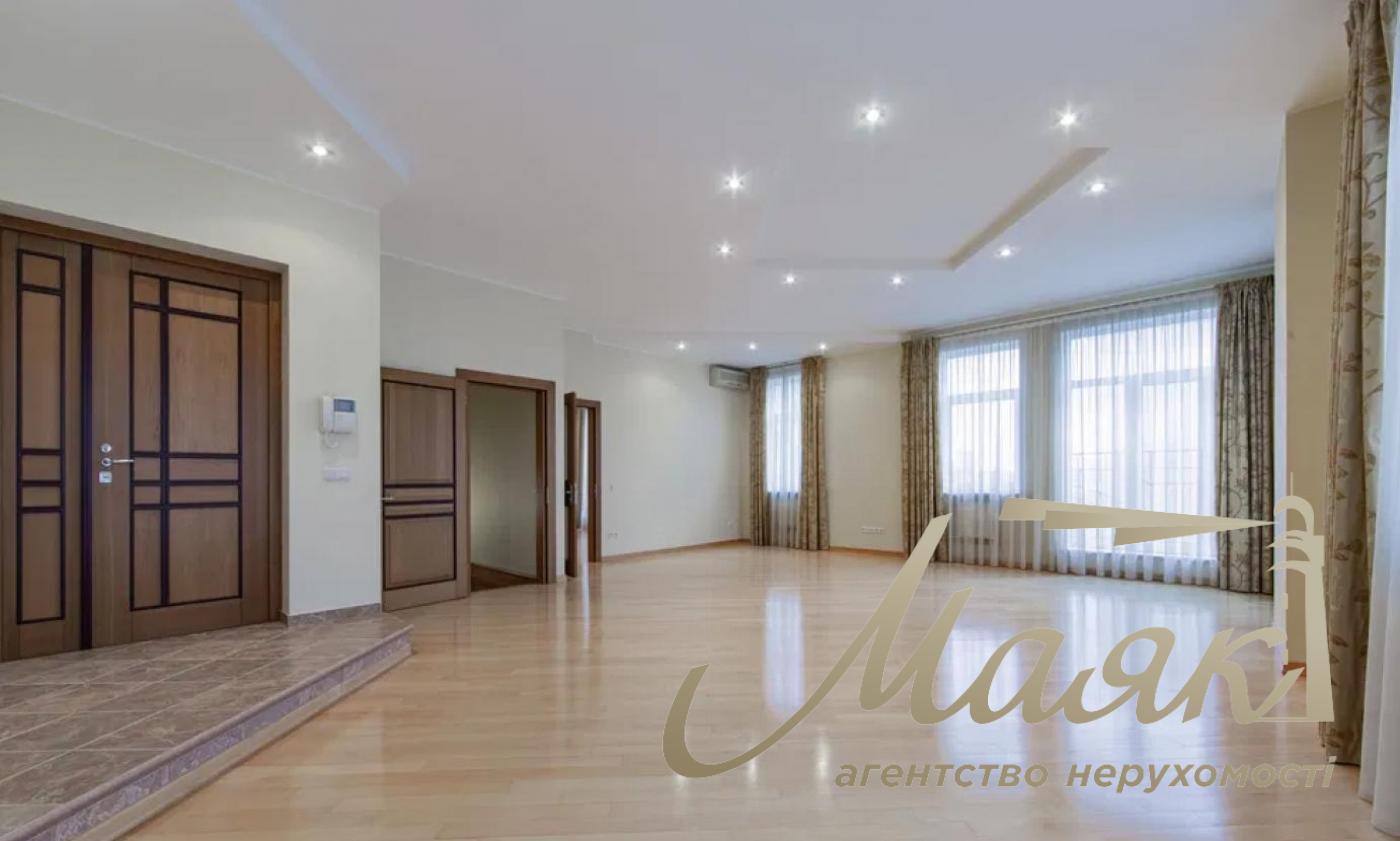 Продаж 4к дворівневої квартири вул. Дарвіна, Липки