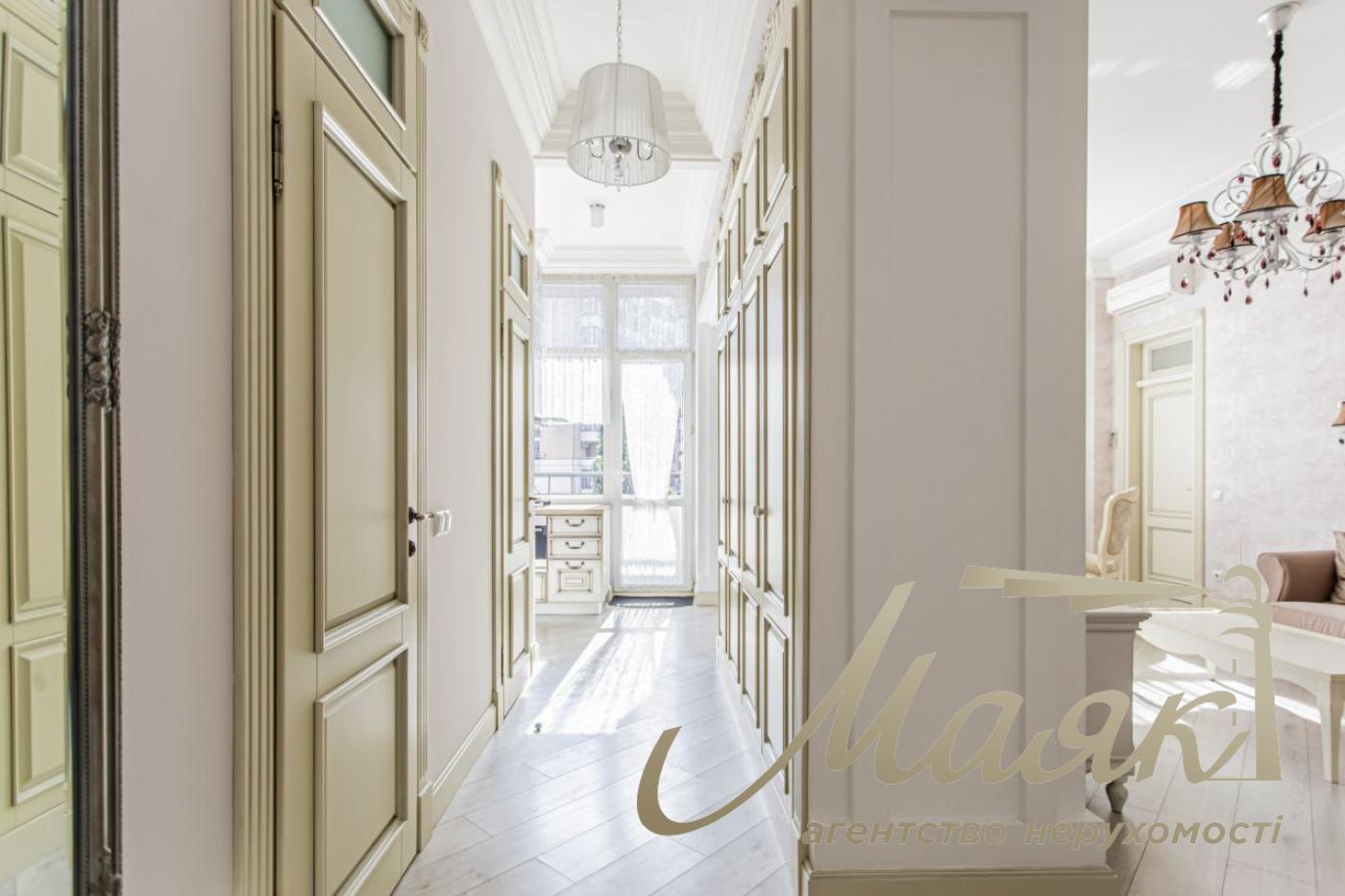 Rent 3-room apartment on Khreshchatyk 23, Center