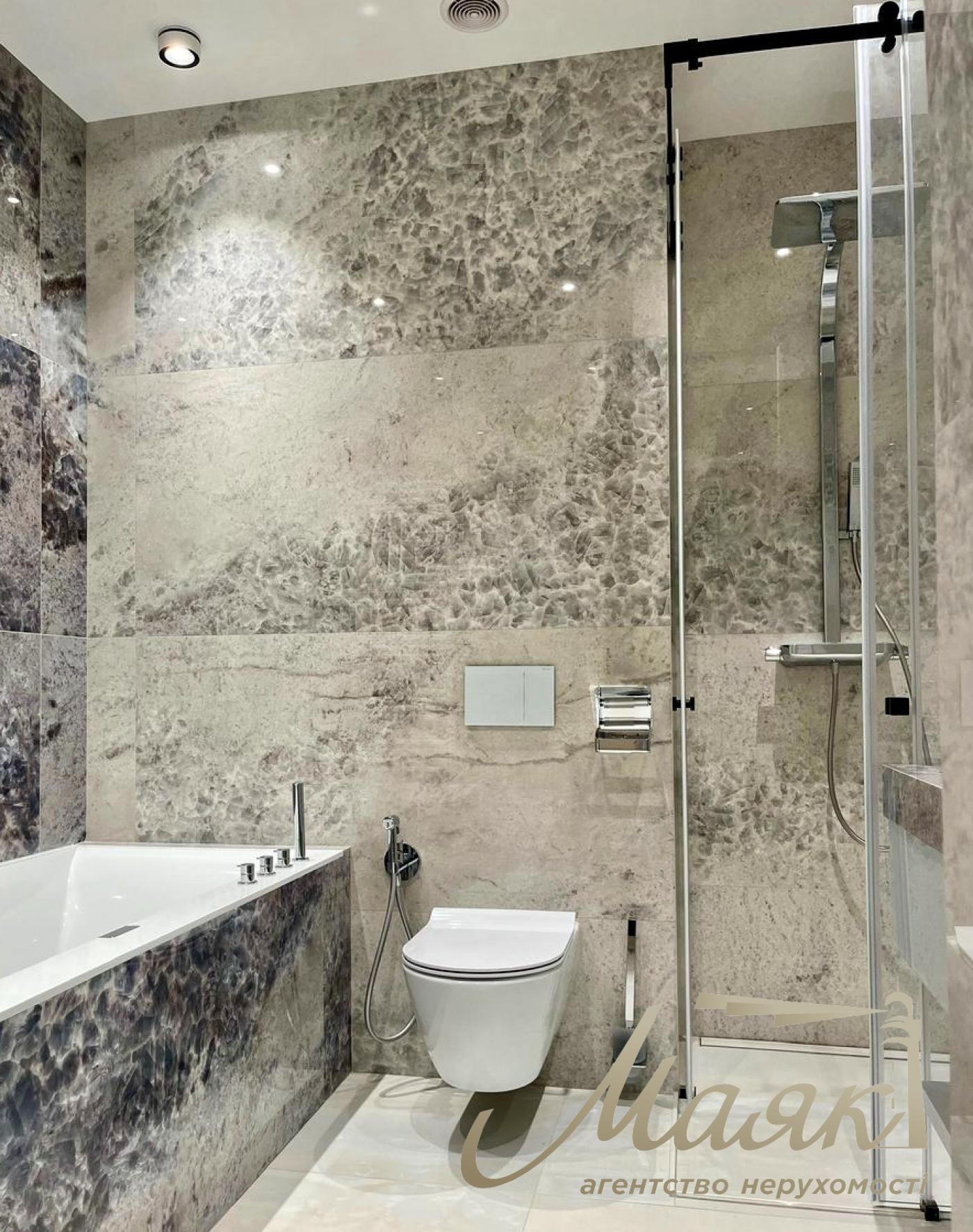 Продаж 4-кімнатної квартири 190м2 в ЖК "Новопечерські Липки" Адреса: вул. Верхогляда (Драгомирова) 15-А, Печерський район, Київ.