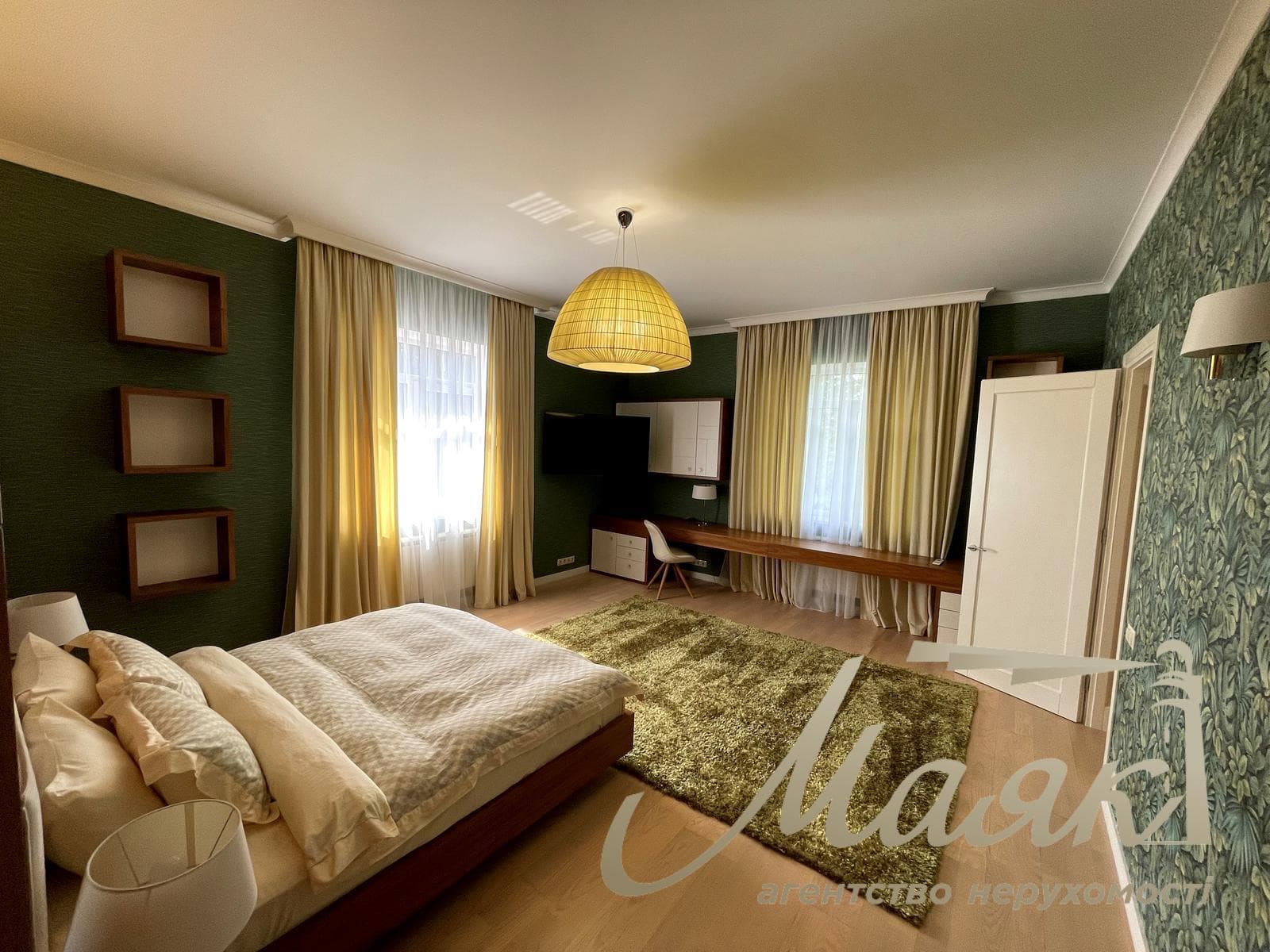 Продаж будинку 470м2 з новим басейном у Козині/Конча Заспа, КМ Montana Village, Обухівський напрямок, Київська область 12 соток землі.