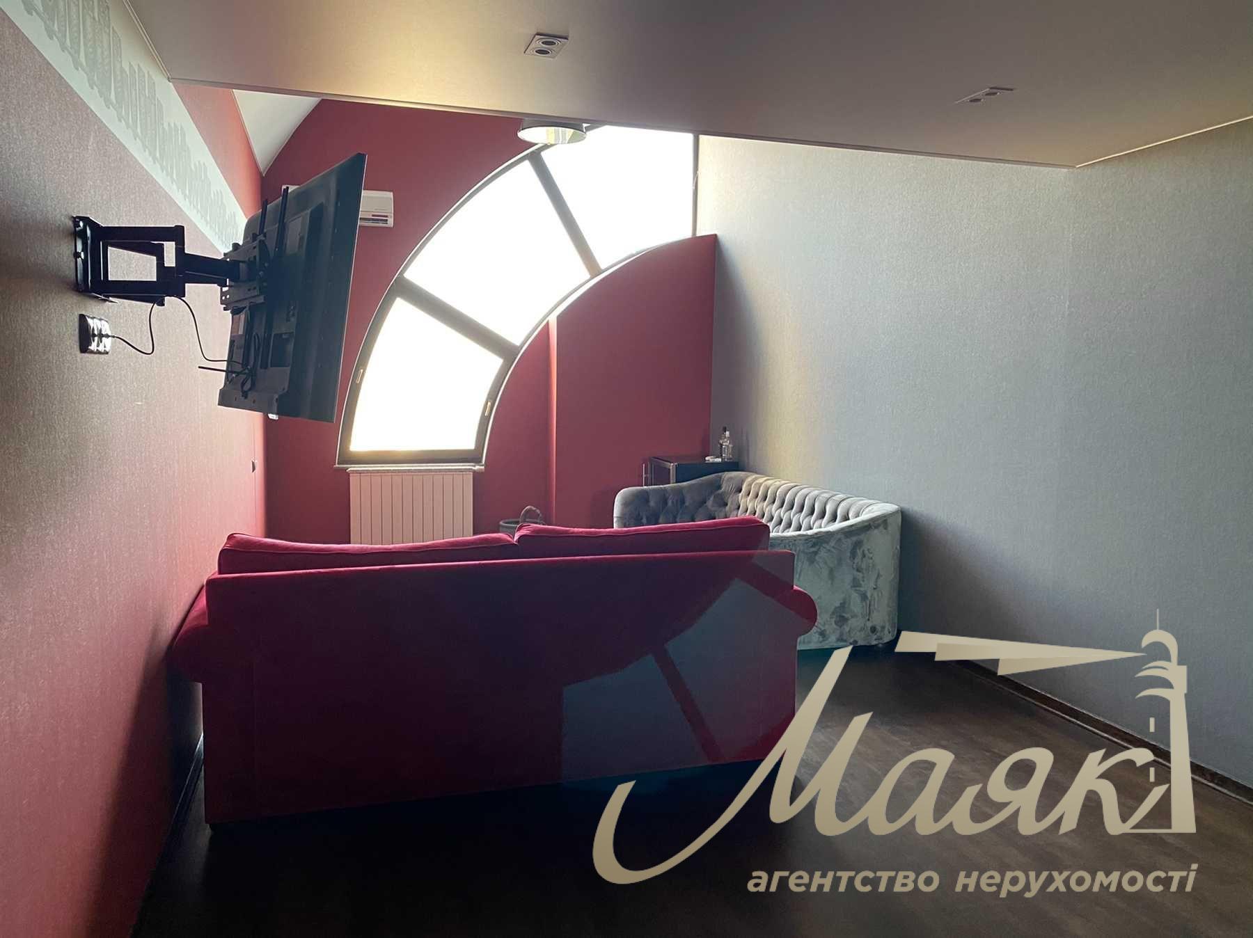 Sale three-level panoramic penthouse 327m2 in Obolonskyi Lipki, Ivasiuk Avenue, Obolon