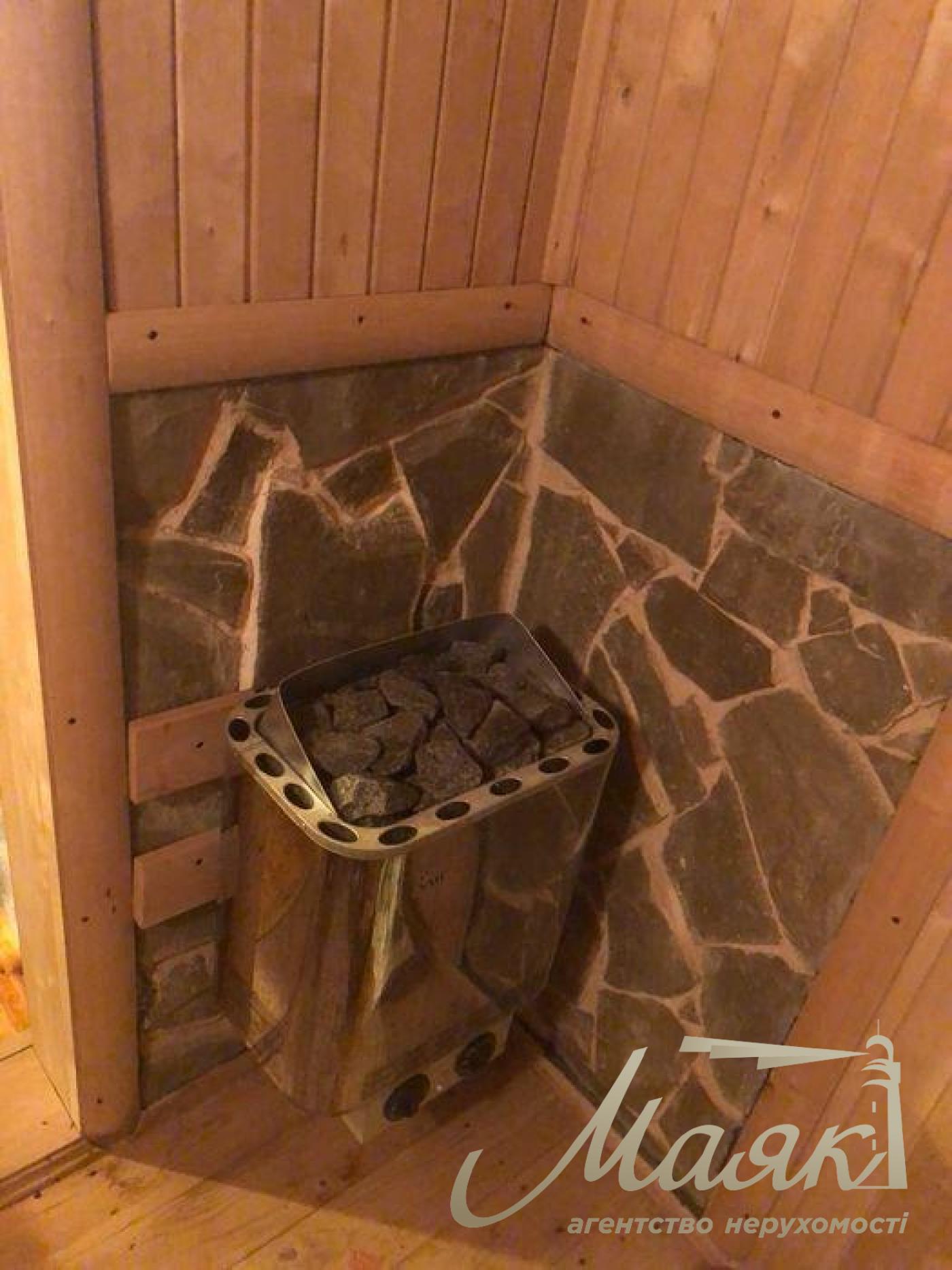 Sale of a 2-storey house 225 sq.m. Osokorki. Darnitsa. Plot 7.7 acres.