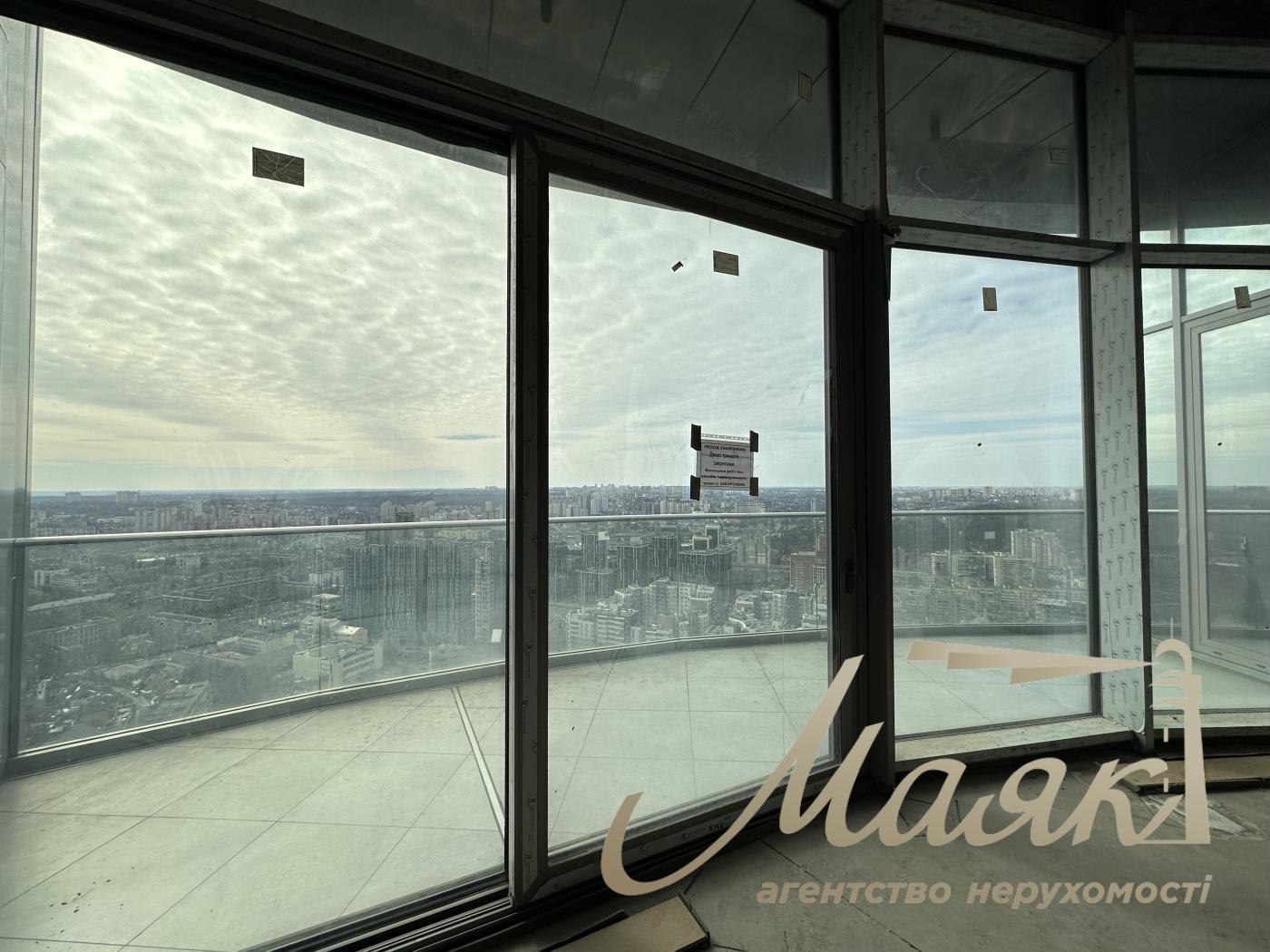 Продаж пентхауса 383м2 у ЖК Taryan Towers