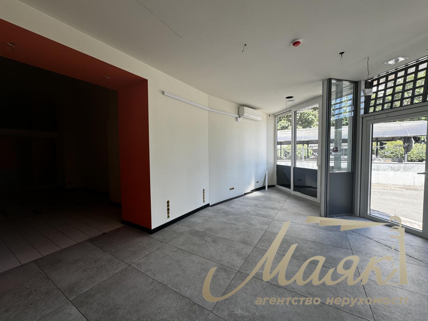 Lease of front commercial premises Residential Complex Novopecherskie Lipki