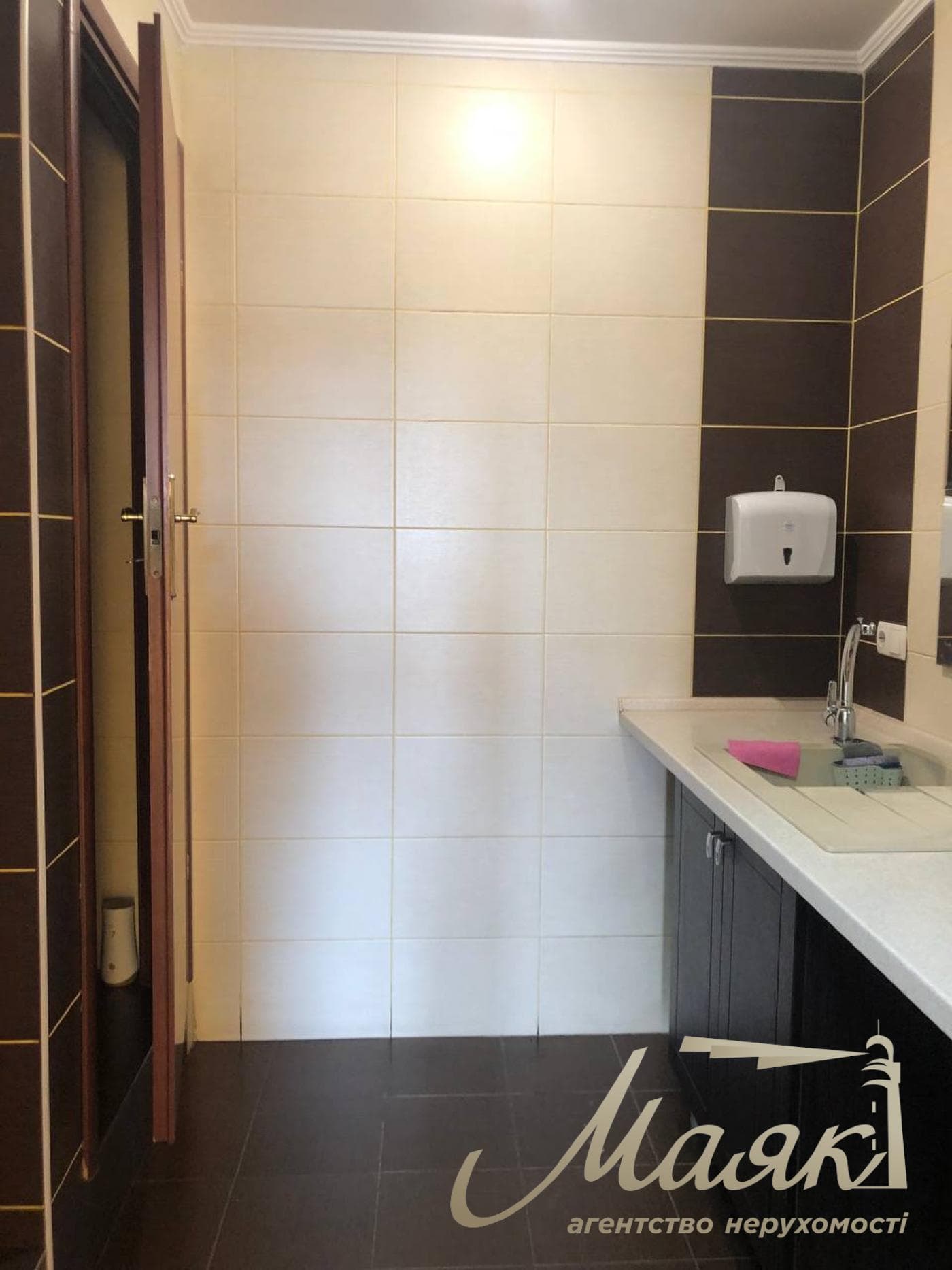 Оренда офісу площею 220 м² у бізнес-центрі «Бастіон», вул. Болсуновська, Печерськ, Центр
