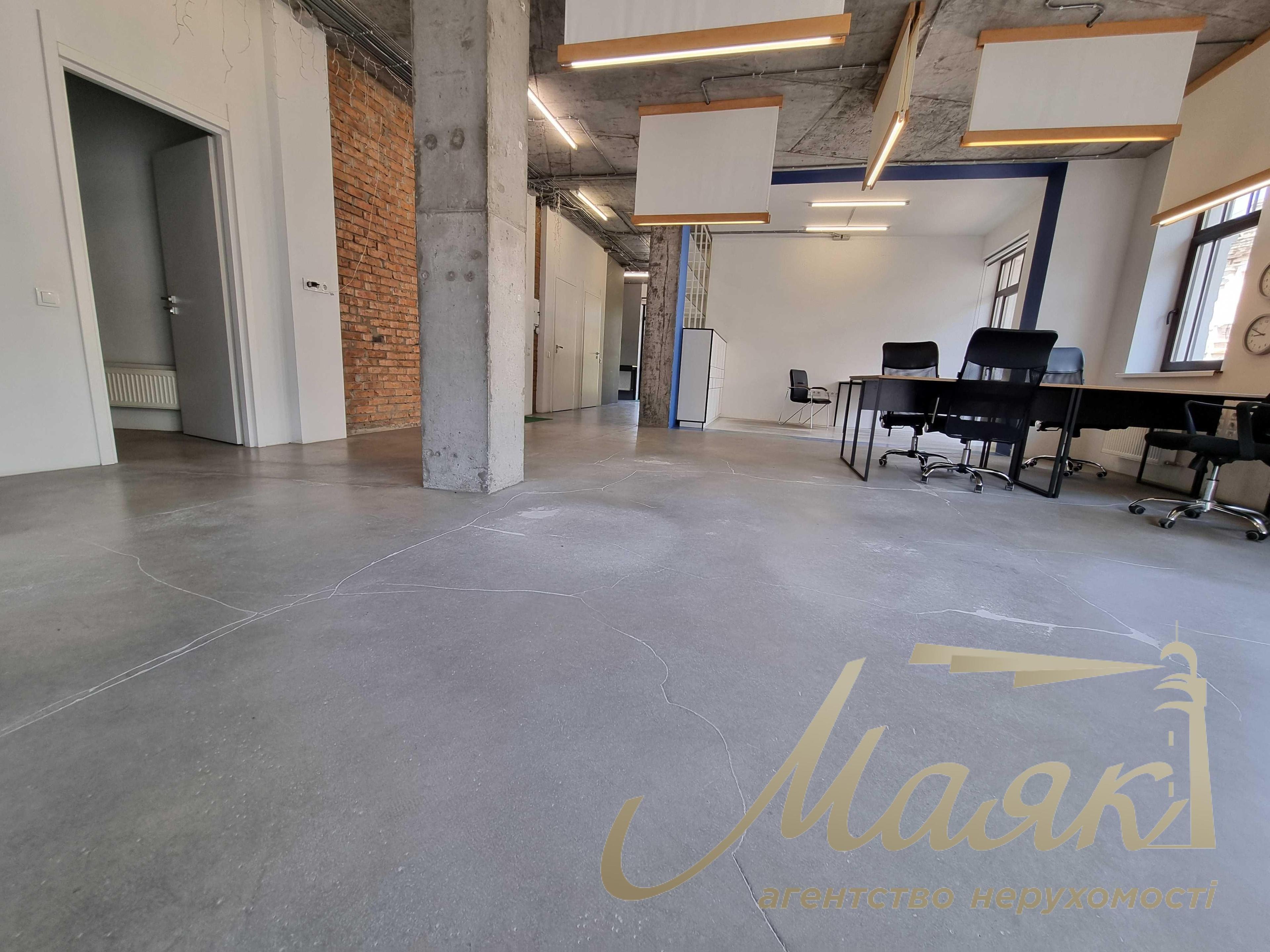 Rent office 350 sq.m. on Podil, Vozdvizhenska street 51A