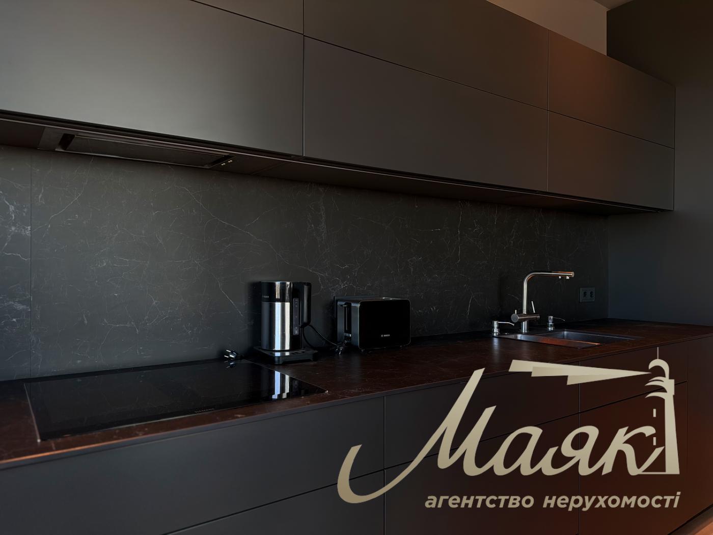 Оренда 3-х кімнатної квартири 130 кв.м. на вул.Преображенська 8Б