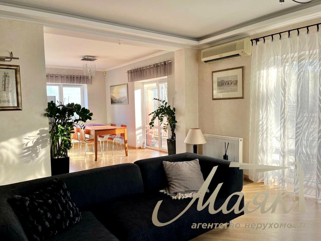 Продаж стильного будинку з панорамним видом на Лісники, 266 м², 10 соток, Лісова вул., 1