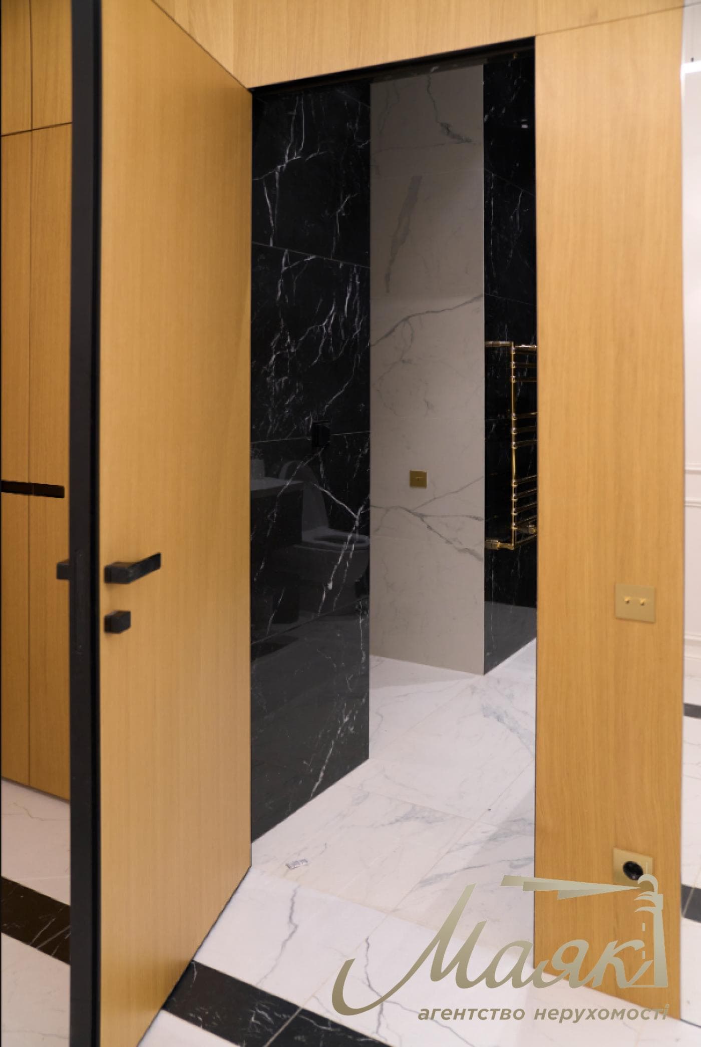 Rent 4-room apartment, stm. University, Ivan Franka str., 42, Center, Kiev