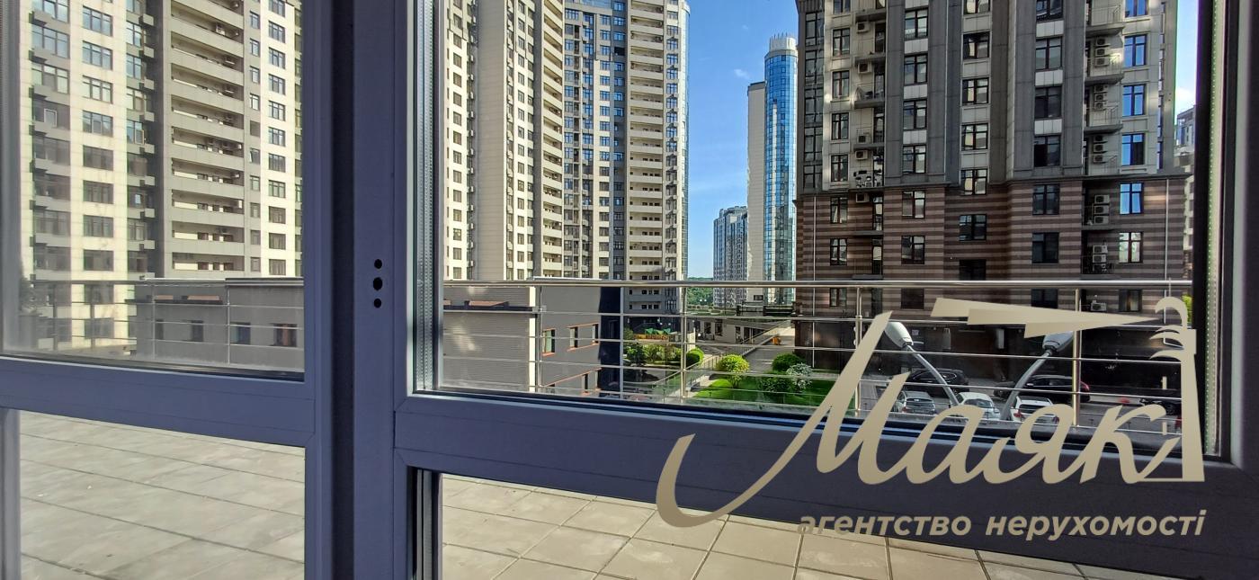 Sale of 1-room apartment 46 m2 with a terrace in the residential complex Delmar, Dragomirova st.