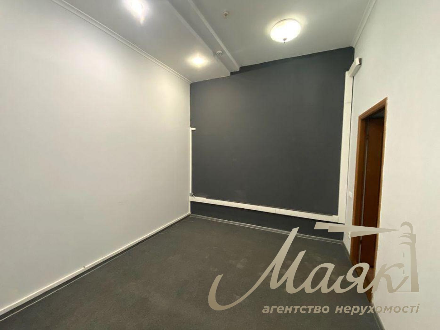 Аренда фасадного помещения 257 м.кв., Кловский спуск