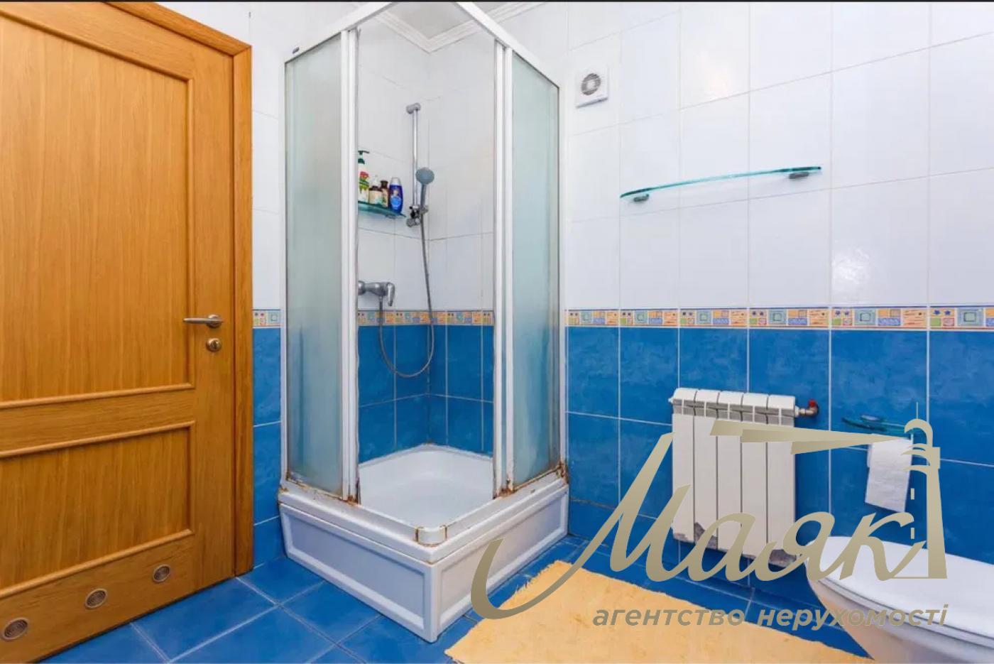 Sale of house for business 560 sq.m. 2 floors. Center. Solomyansky.