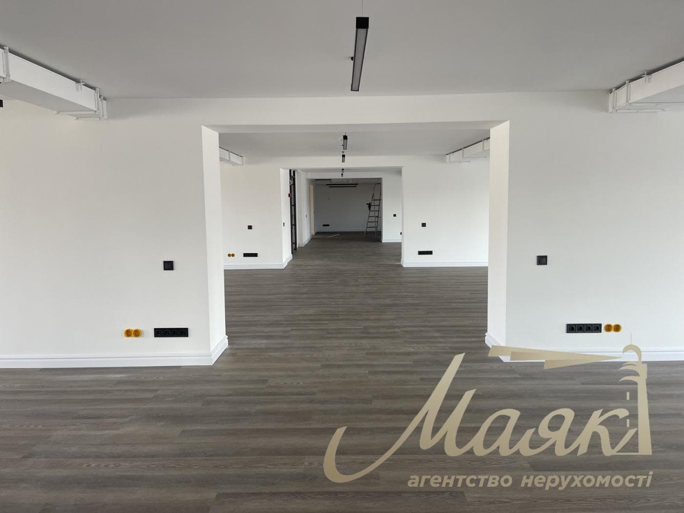 Аренда офиса 428м2 с базовым ремонтом в БЦ Infinity ,ул. Саксаганского, Центр, Киев