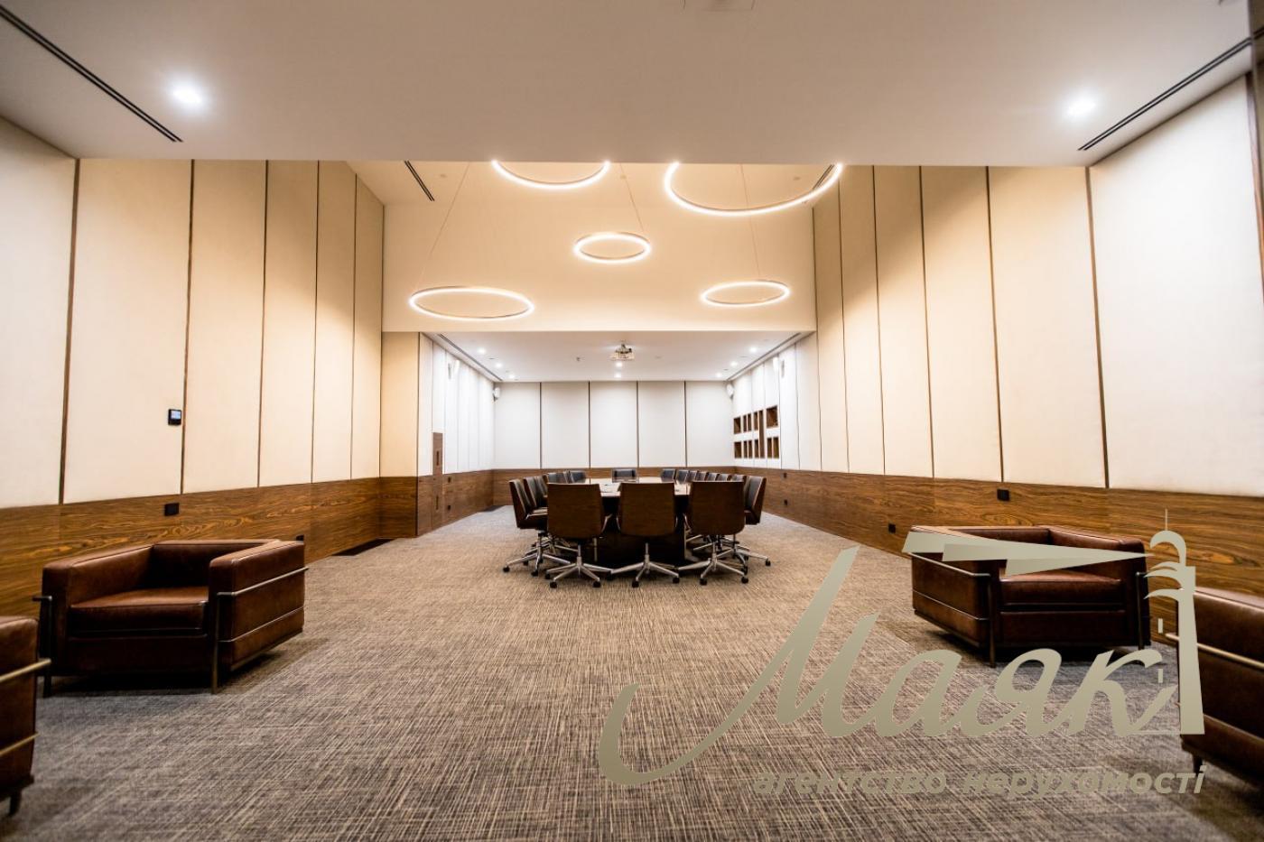 Оренда офісу 340м2 на Подолі вул. Сагайдачного в Бізнес центрі клас А