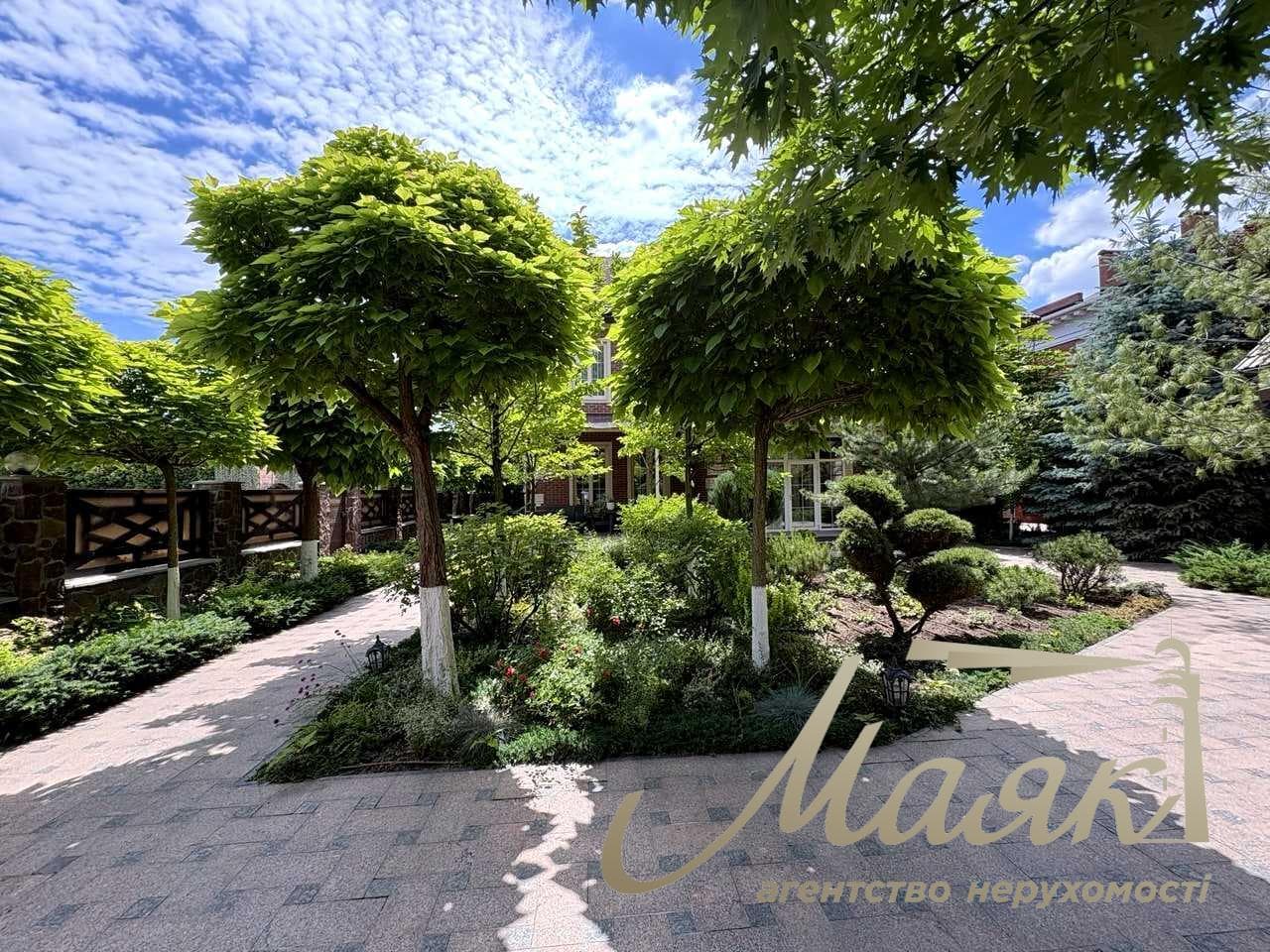 Оренда розкішного будинку площею 750 м², 10 соток землі, Голосіївський район, Київ, Чапаївка/Віта Литовська,