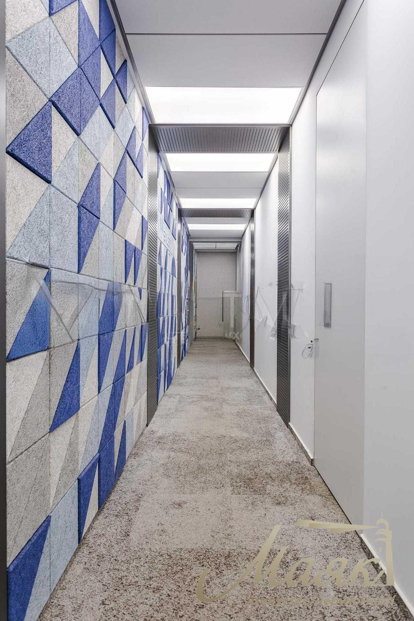 Office for rent 550 m2 in the center, metro station Arsenalna BC class A