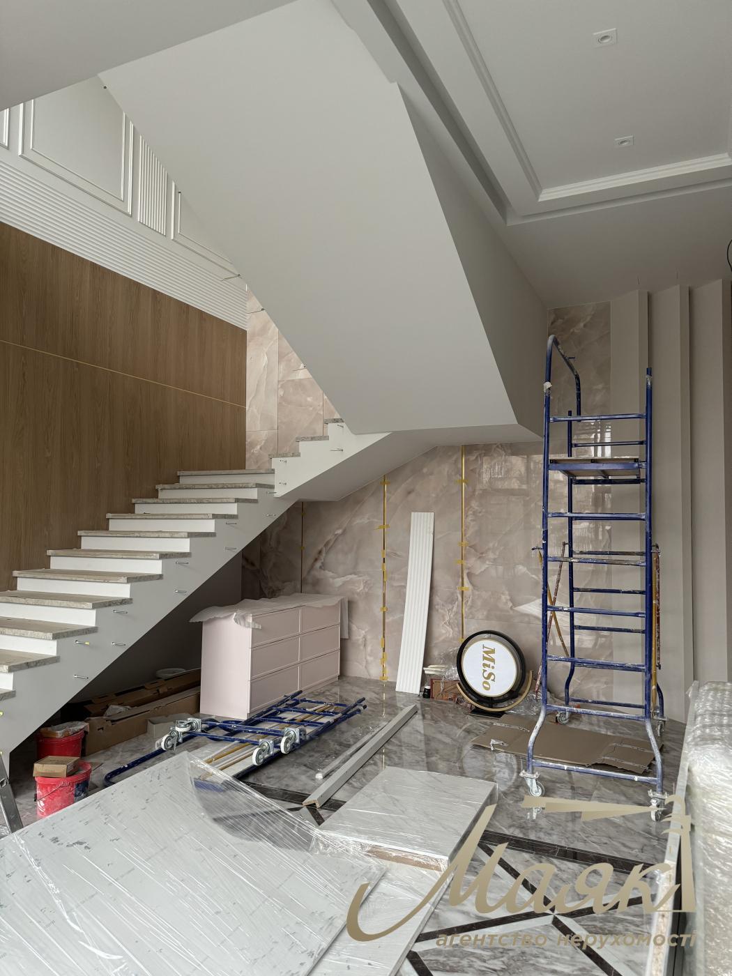 Clinic for sale in LCD French Quarter 2, Predslavynska street, Center, Kiev