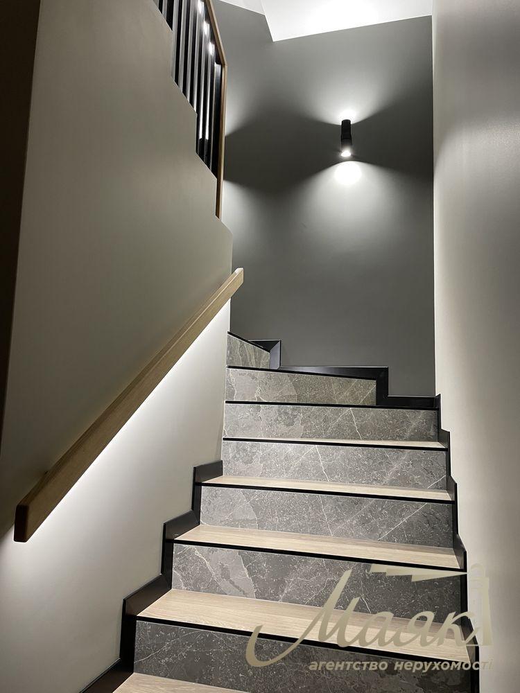 Оренда таунхауса 290 м2 , КМ Montana Village