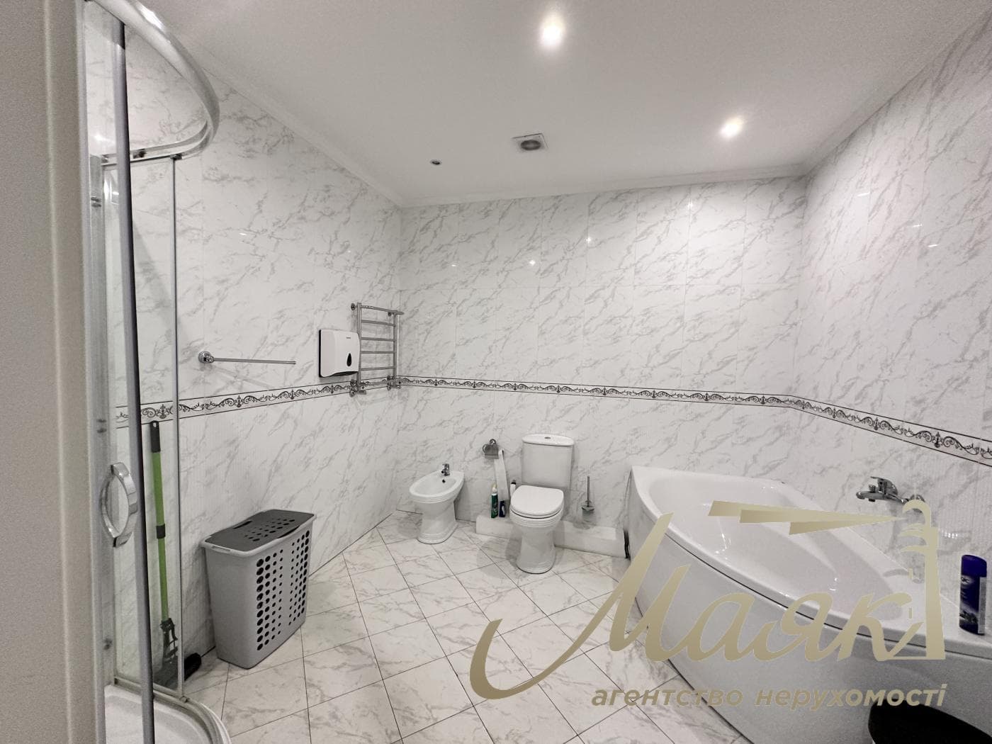 Продаж офісного приміщення площею 103 м², ЖК Botanic House, Печерськ