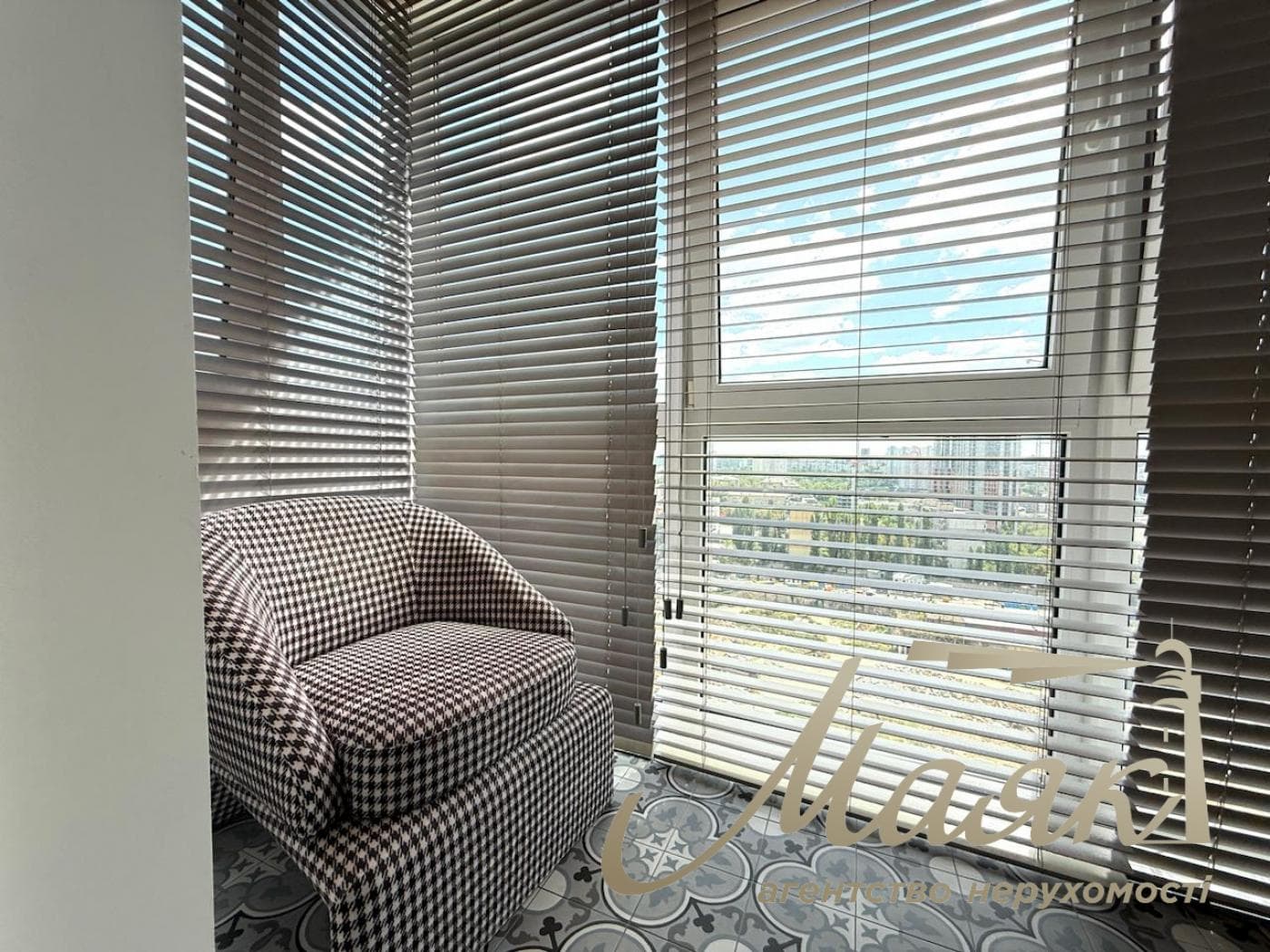 3-room apartment for rent in the "French Quarter 2" residential complex, 3a McCain Street, Pechersk