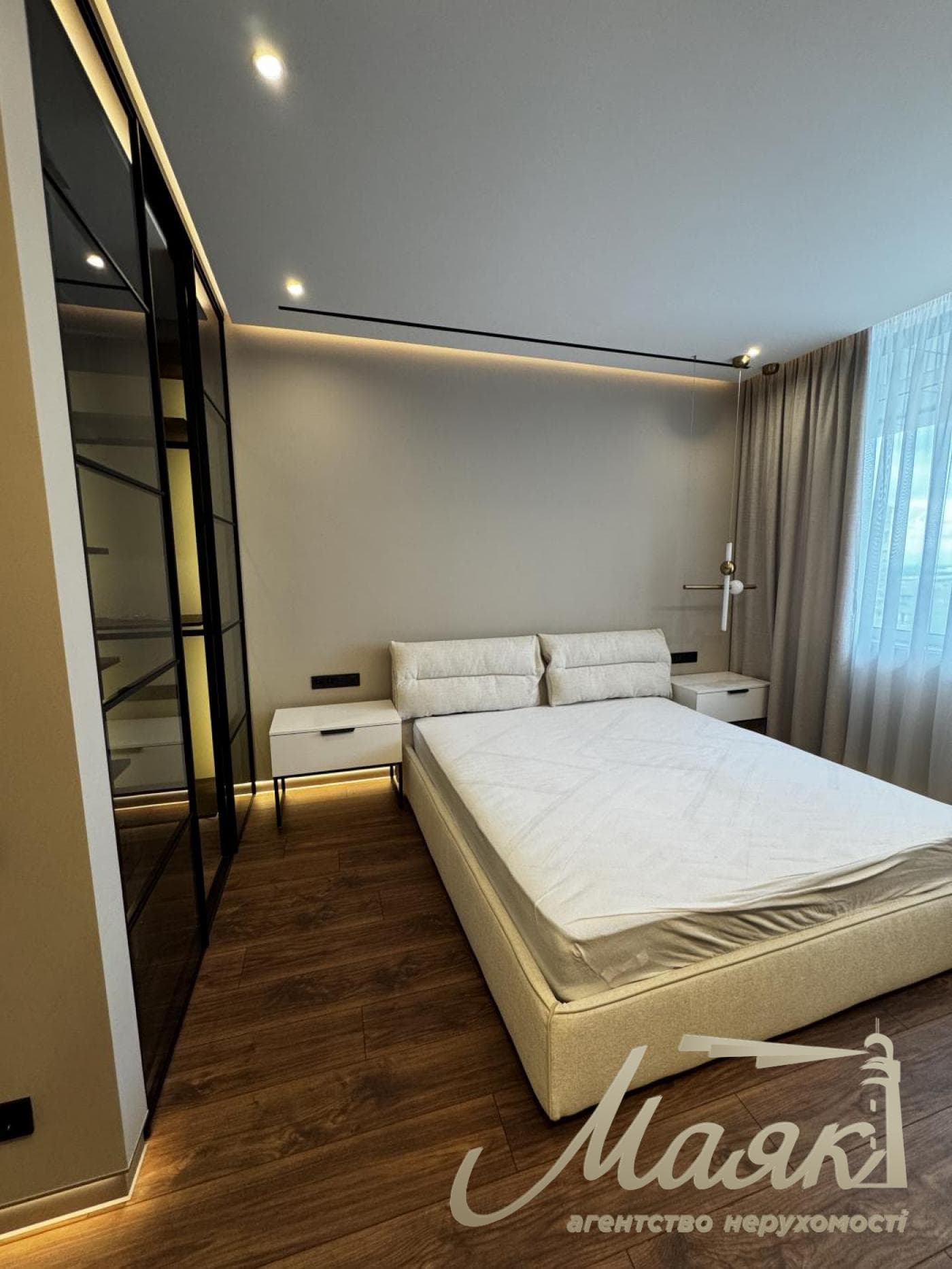Rent 3 bedroom apartment in LCDDelmar, 90m, Pechersk