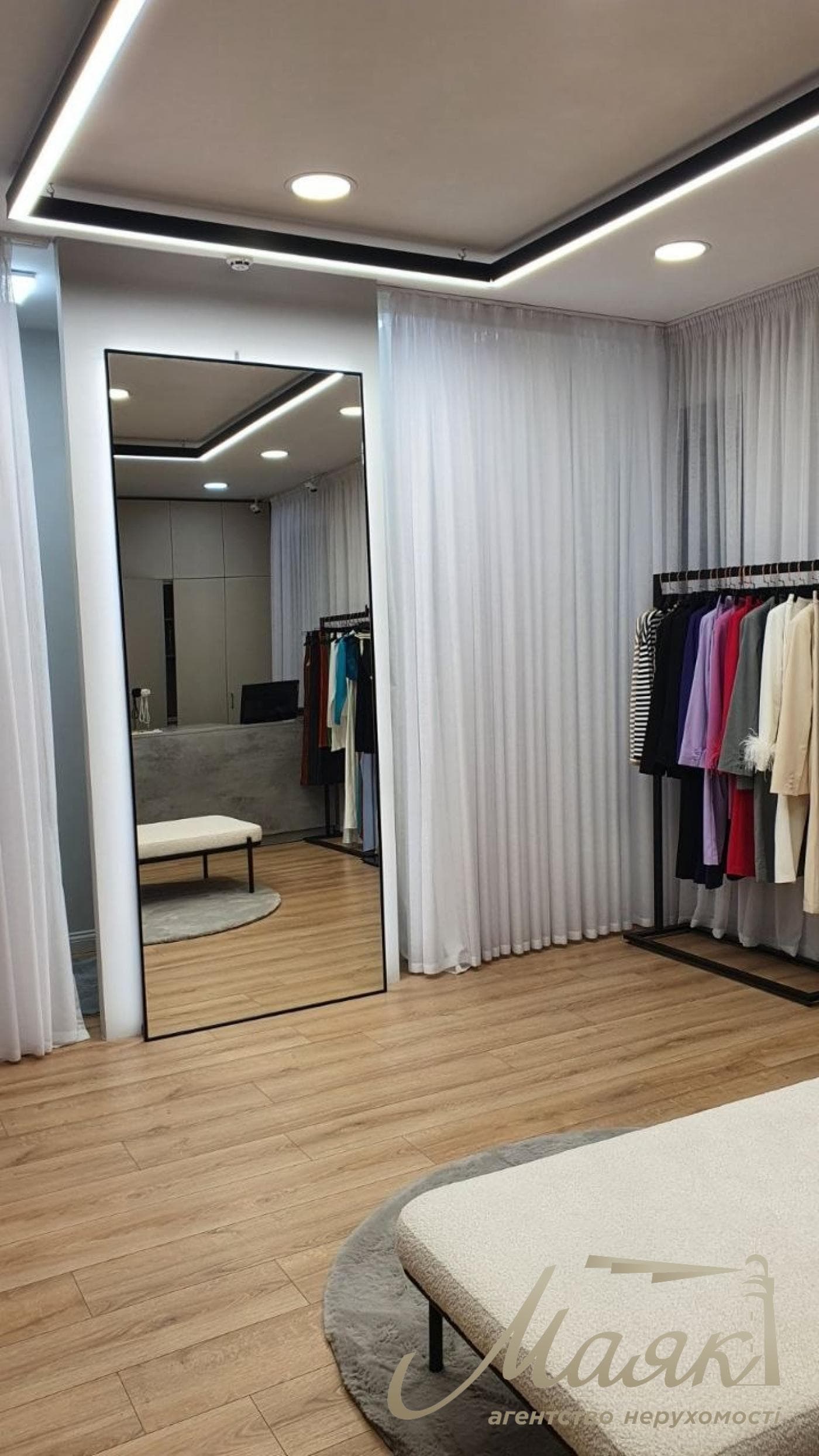 63 square meters of street-front space for rent on Pavlo Skoropadskyi Street (Lva Tolstogo Street), Downtown,