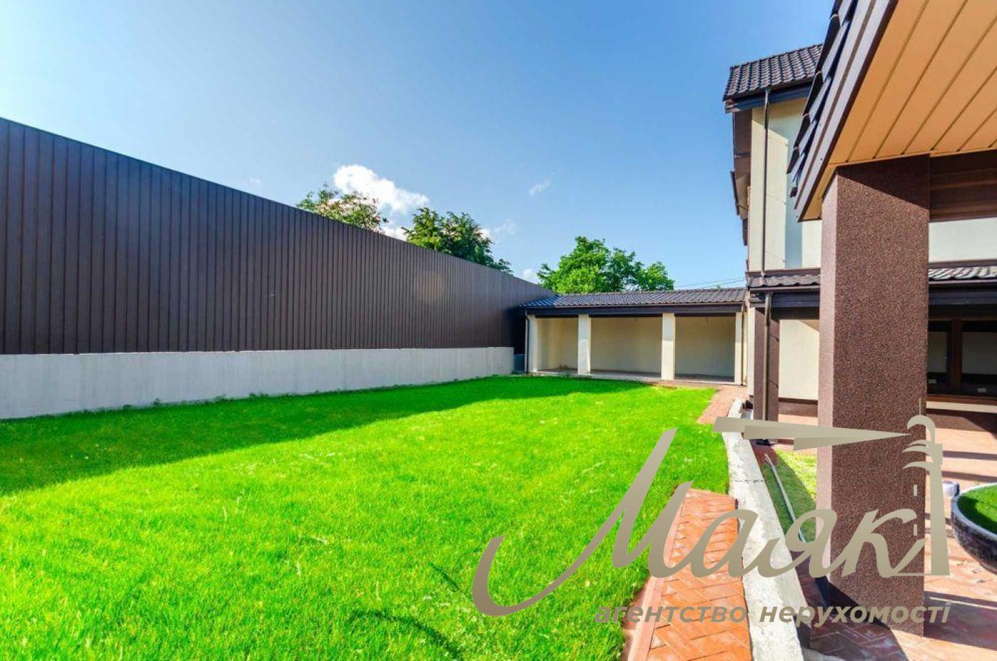 Продаж 3х-поверхового будинку вул. Бродівська, Голосієво, Київ