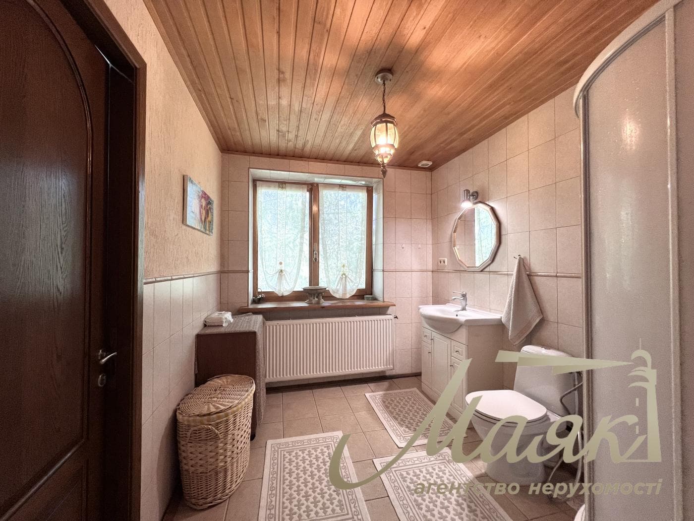 Продаж 3-х поверхового будинку 380м2, Крушинка