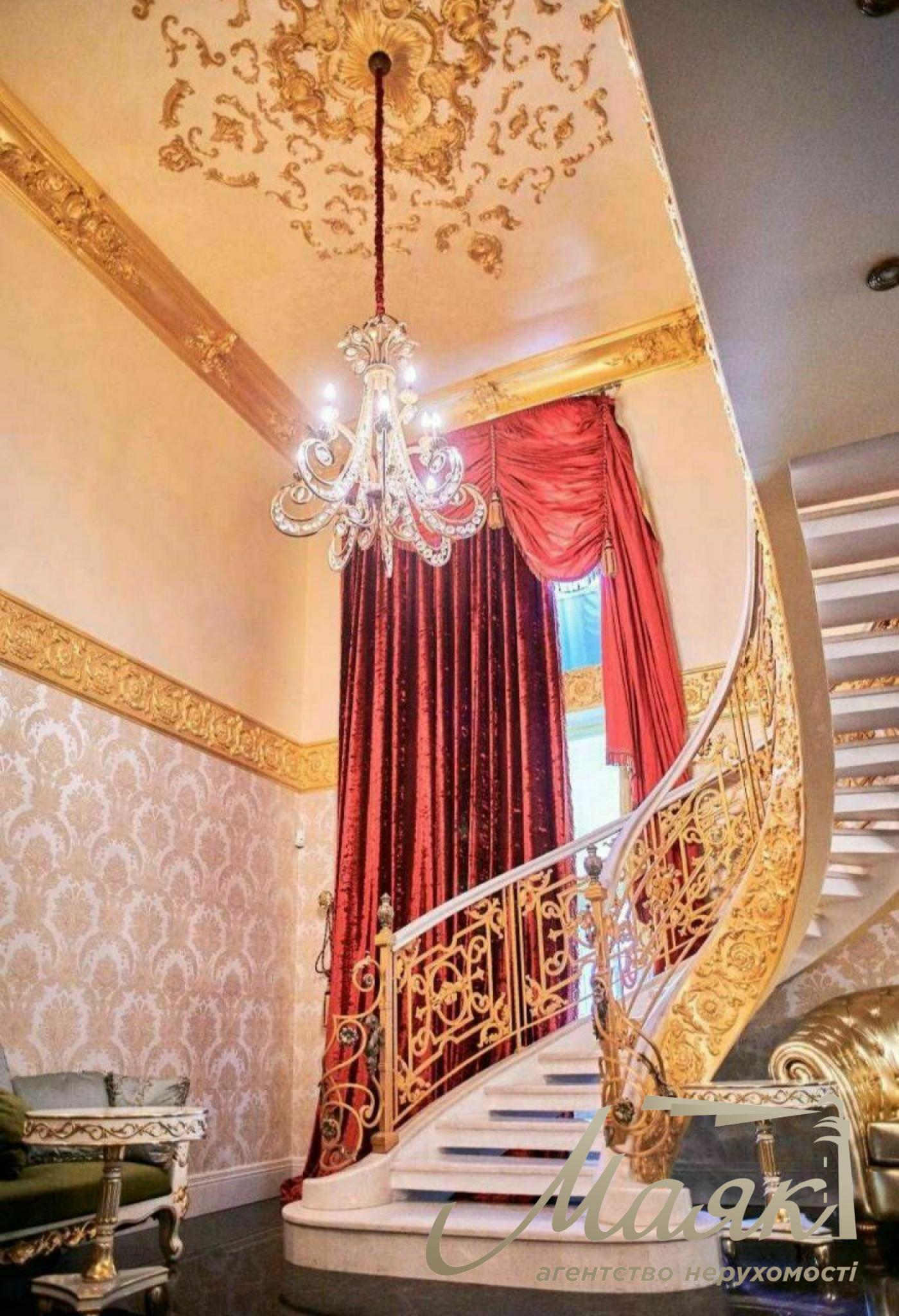 Продаж будинку Підгірці КМ "Альпійка" 830 кв.м з басейном