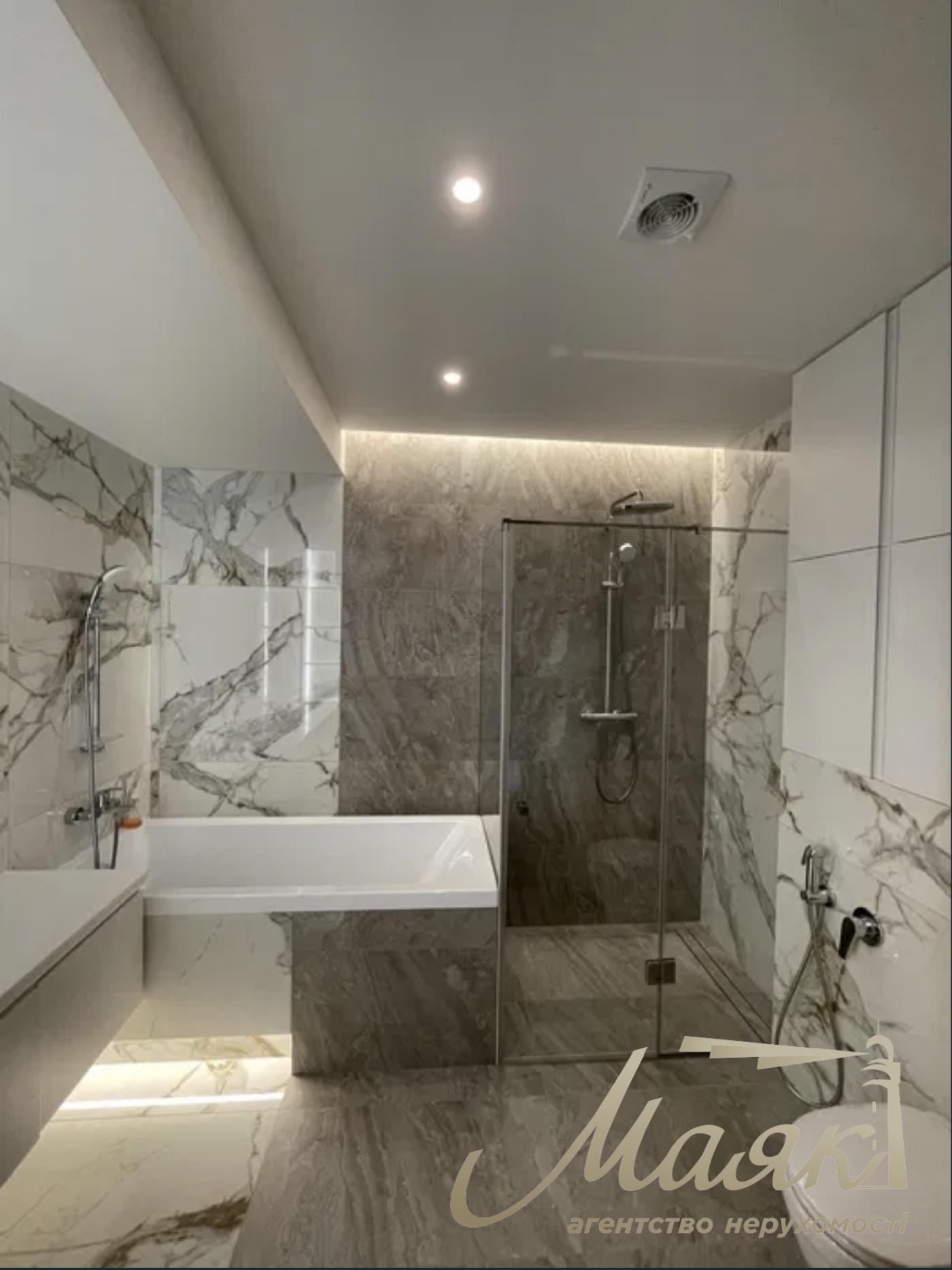 Оренда таунхауса 290 м2 , КМ Montana Village